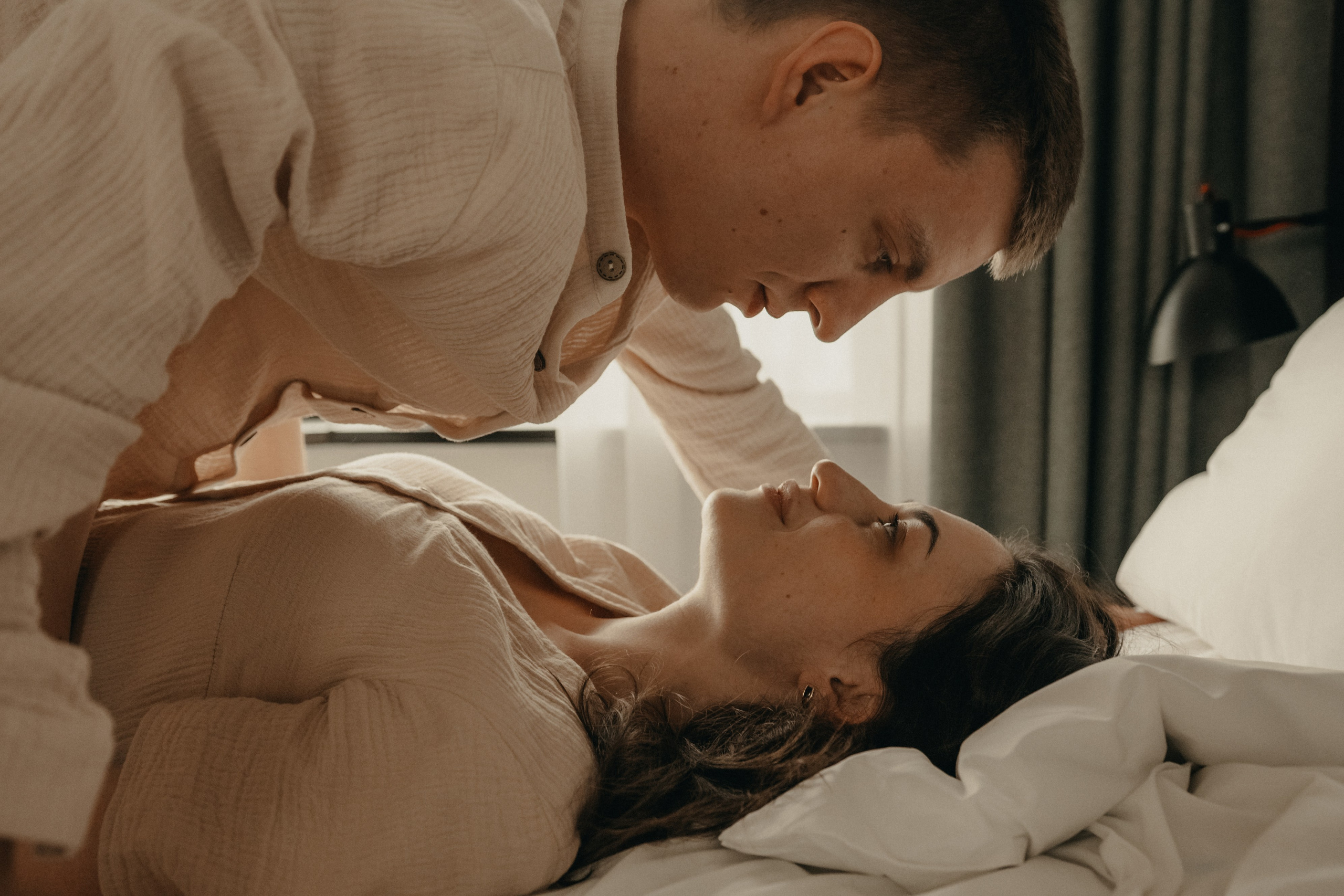Номер на двоих. Гаврилова Настя семейный фотограф lifestyle в Москве