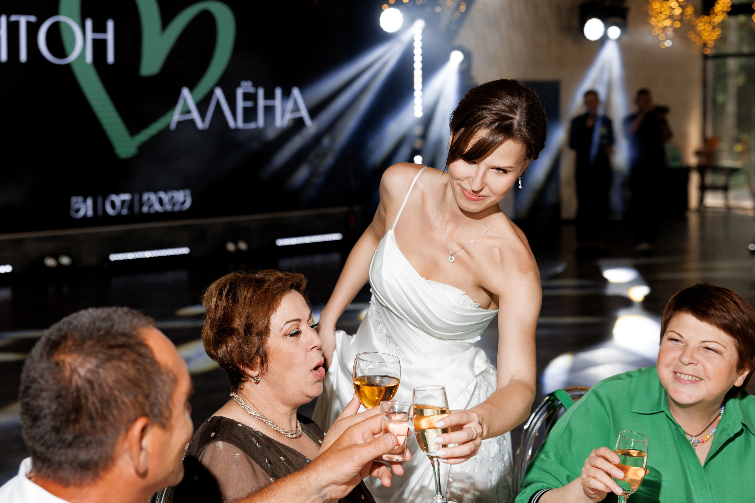 Антон и Алёна. Свадебный репортажный фотограф в Москве