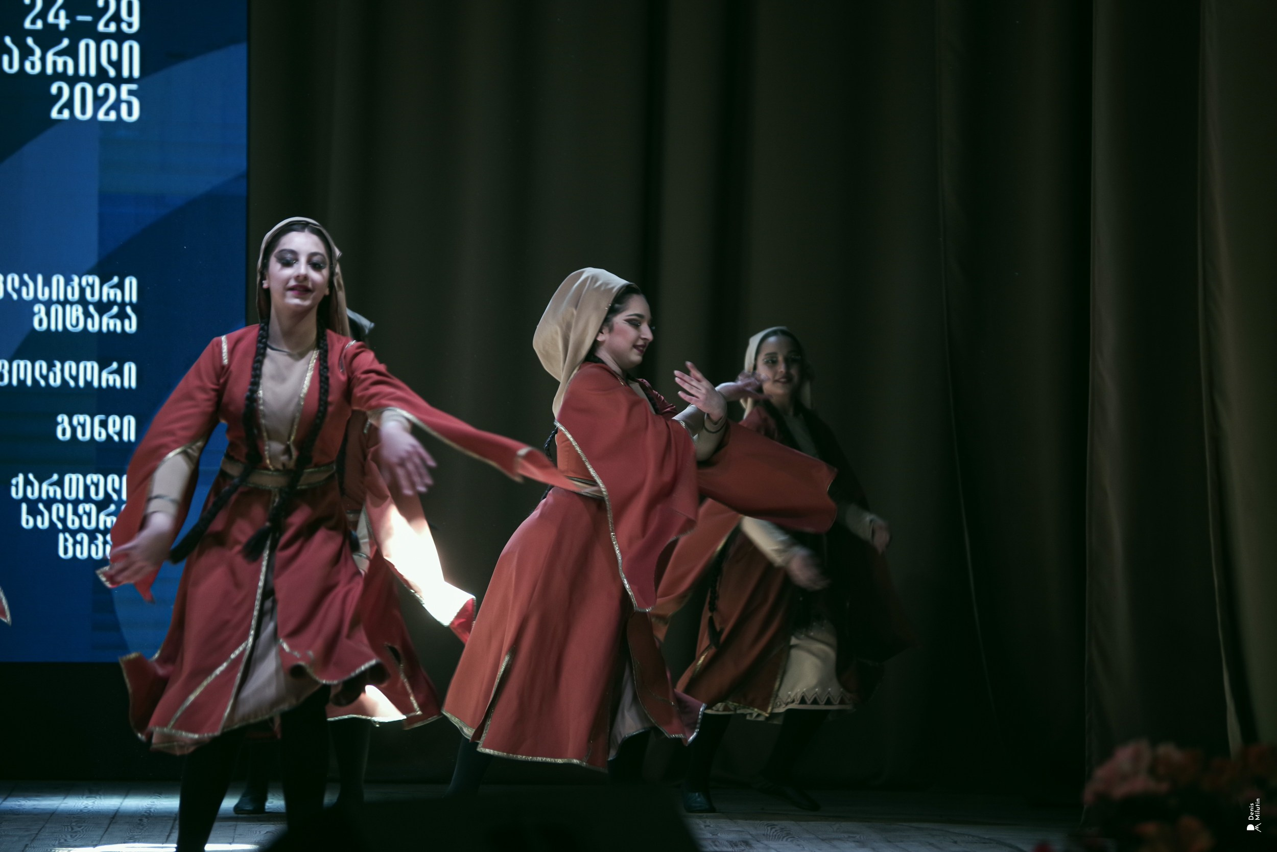 Танцы в Хоби. Портретный фотограф Денис Милютин