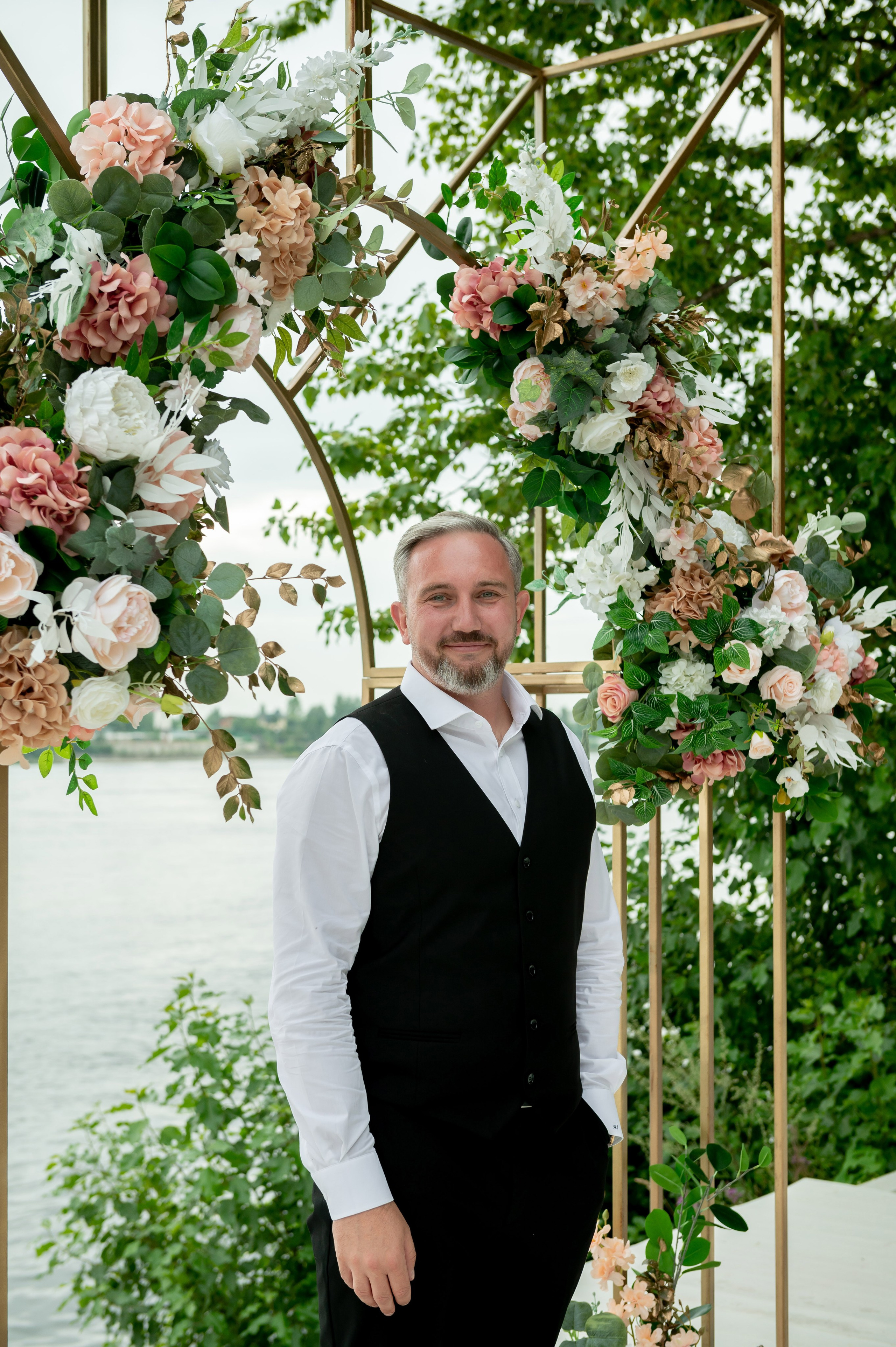 Классическая свадебная фотосессия Аины и Антона по самым красивым местам для свадебной прогулки в Санкт-Петербурге. Портретный, семейный и свадебный фотограф в Санкт-Петербурге и в Пушкине Ширяев Денис