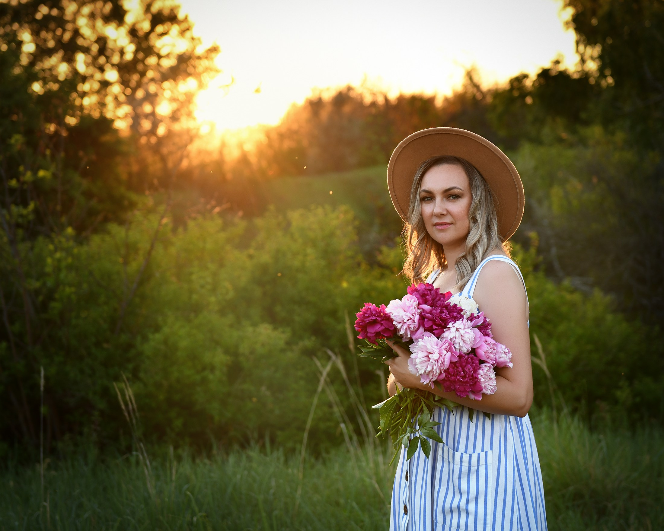 Надежда. Пионовый закат. Портретный и контент фотограф в Воронеже Елена Николайчик