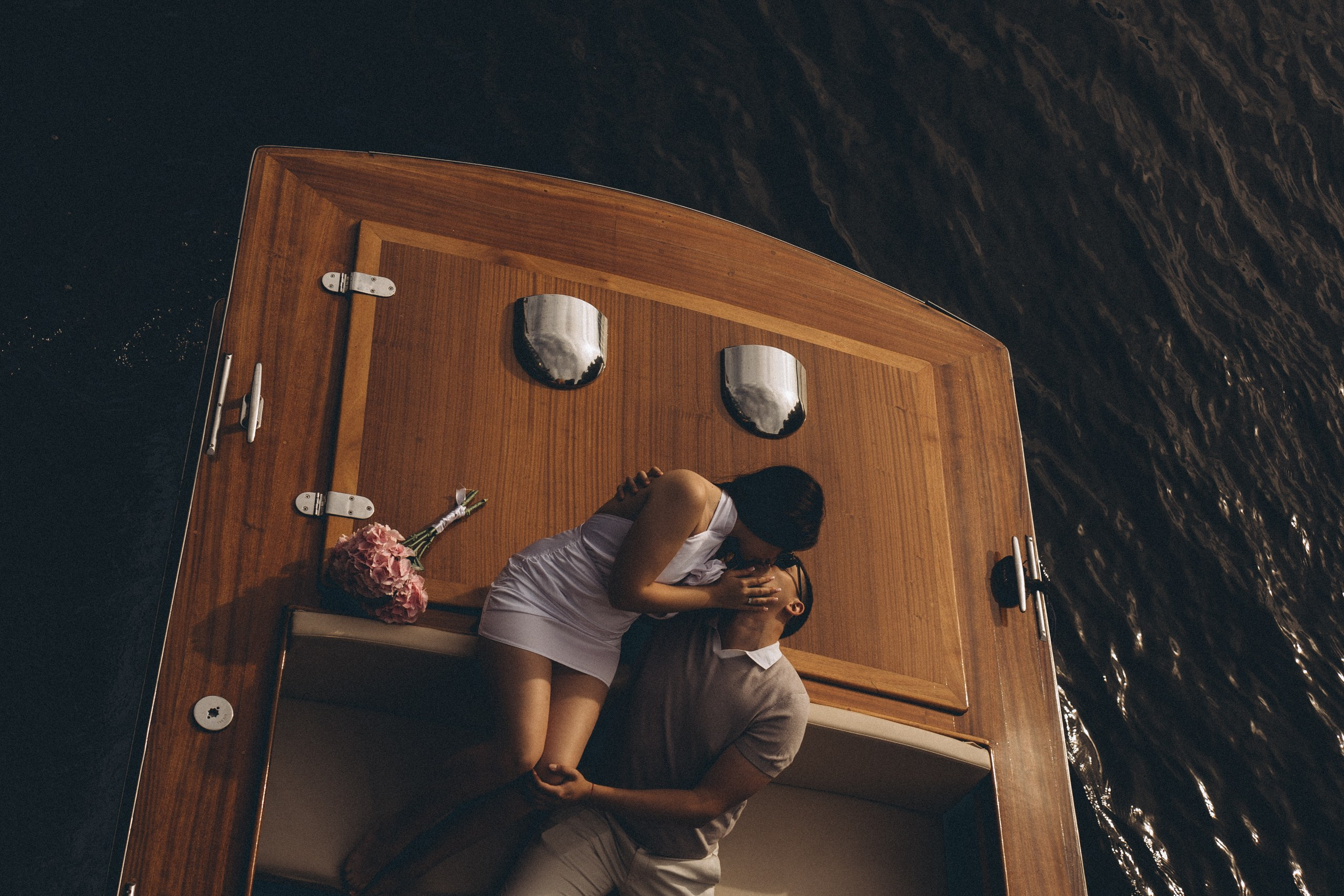 СВАДЕНБНАЯ СЬЕМКА НА КАТЕРЕ ПО КАНАЛАМ САНКТ-ПЕТЕРБУРГА И В АКВАТОРИИ НЕВЫ. Профессиональный фотограф, Санкт-Петербург — Виктория Богомолова