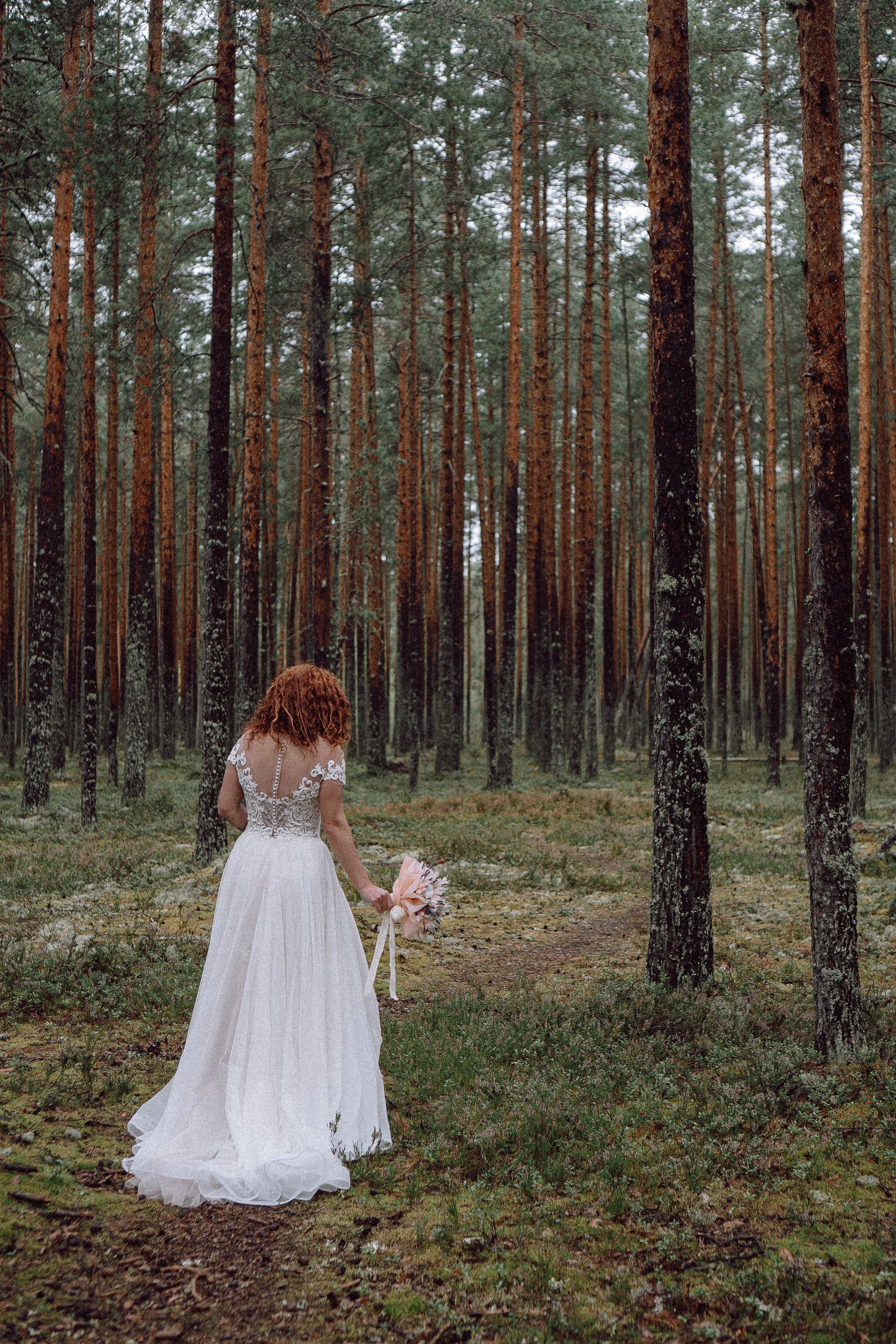 СВАДЕБНАЯ ФОТОСЕССИИЯ ПАРЫ В ГОРОДЕ ПРИОЗЕРСК В СОСНОВОМ ЛЕСУ И С ПИКАПОМ. Профессиональный фотограф, Санкт-Петербург — Виктория Богомолова