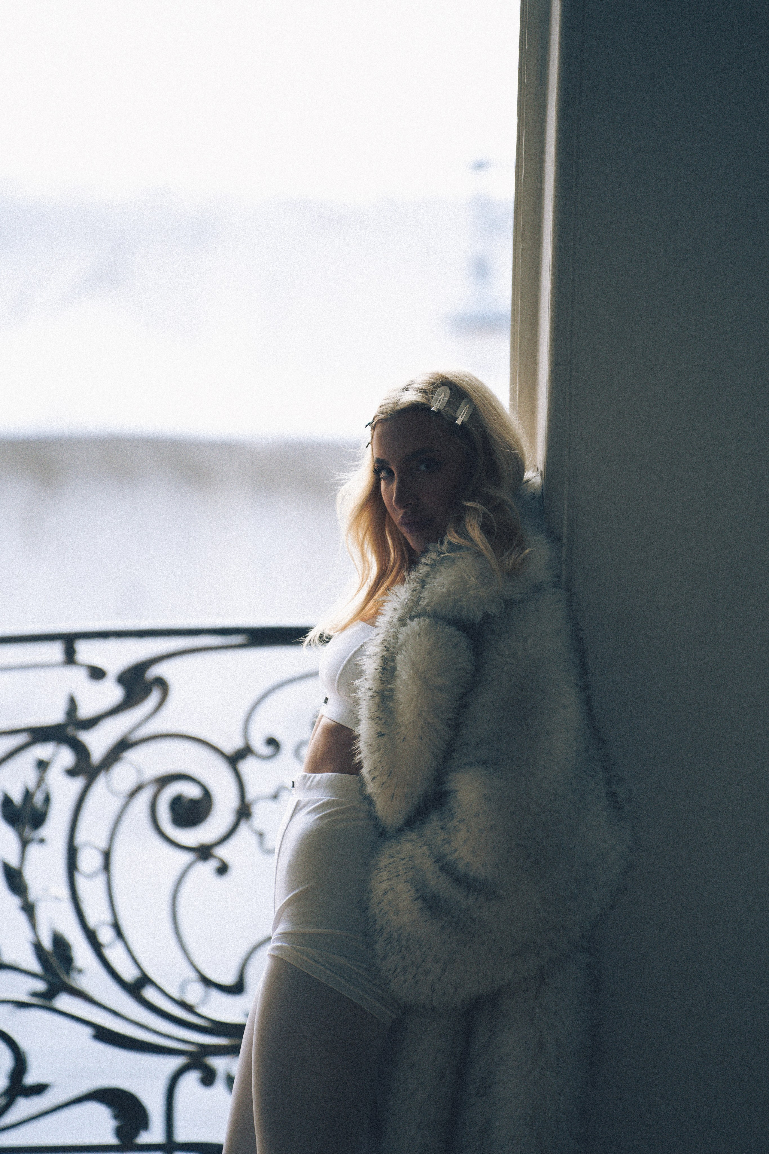 МИНИМАЛИЗМ В СТУДИИ НА ЧЕРНЫШЕВСКОЙ В СТУДИИ С БАЛКОНОМ. Профессиональный фотограф, Санкт-Петербург — Виктория Богомолова