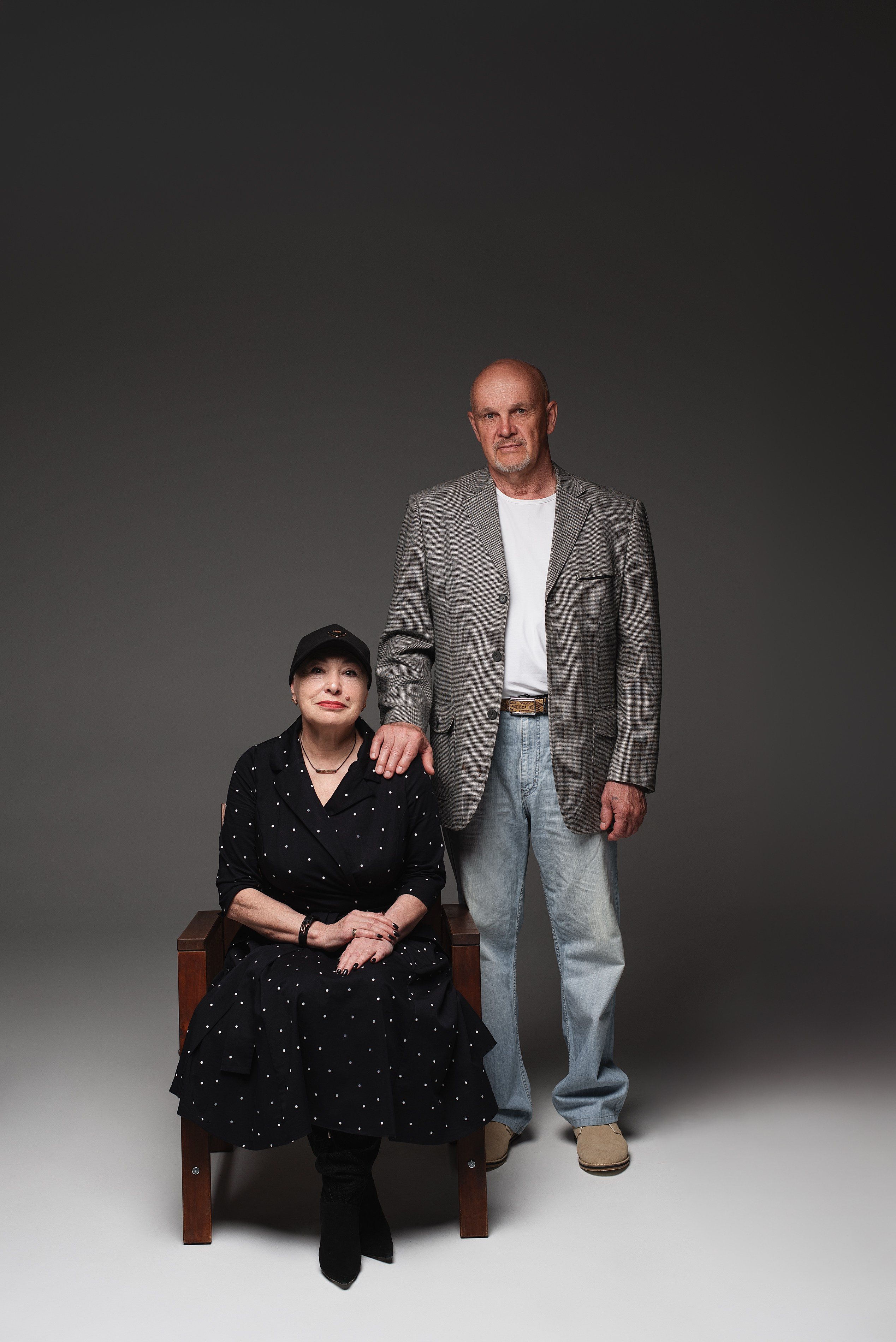 Семейная фотосессия на циклораме. Семейный фотограф в Южно-Сахалинске Анастасия Лимарева