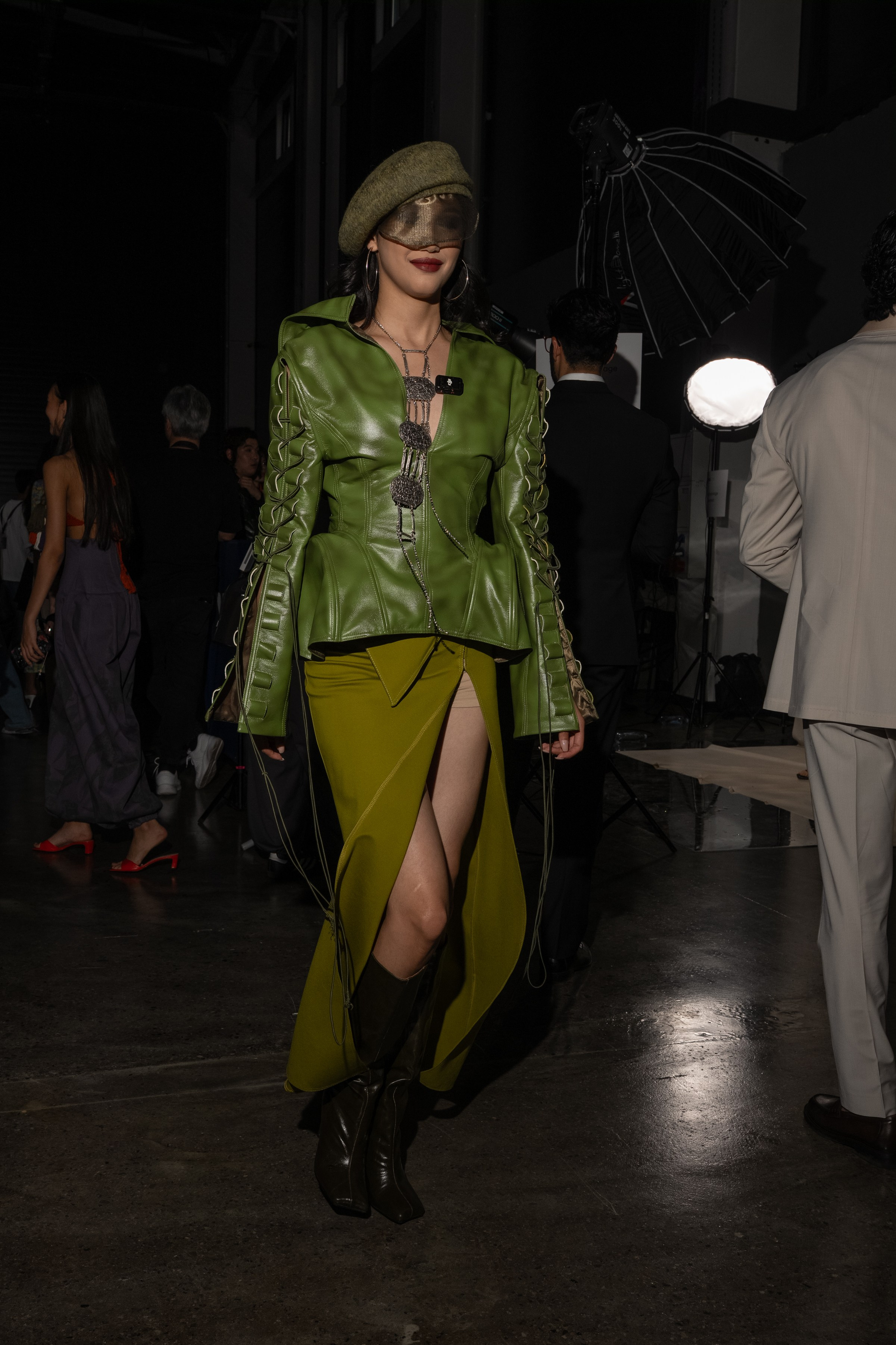 Visa Fashion week Almaty Backstage Day 3. Сайт Алматинского НЮ АРТ, будуар и фэшн фотографа Дениса Карпенко