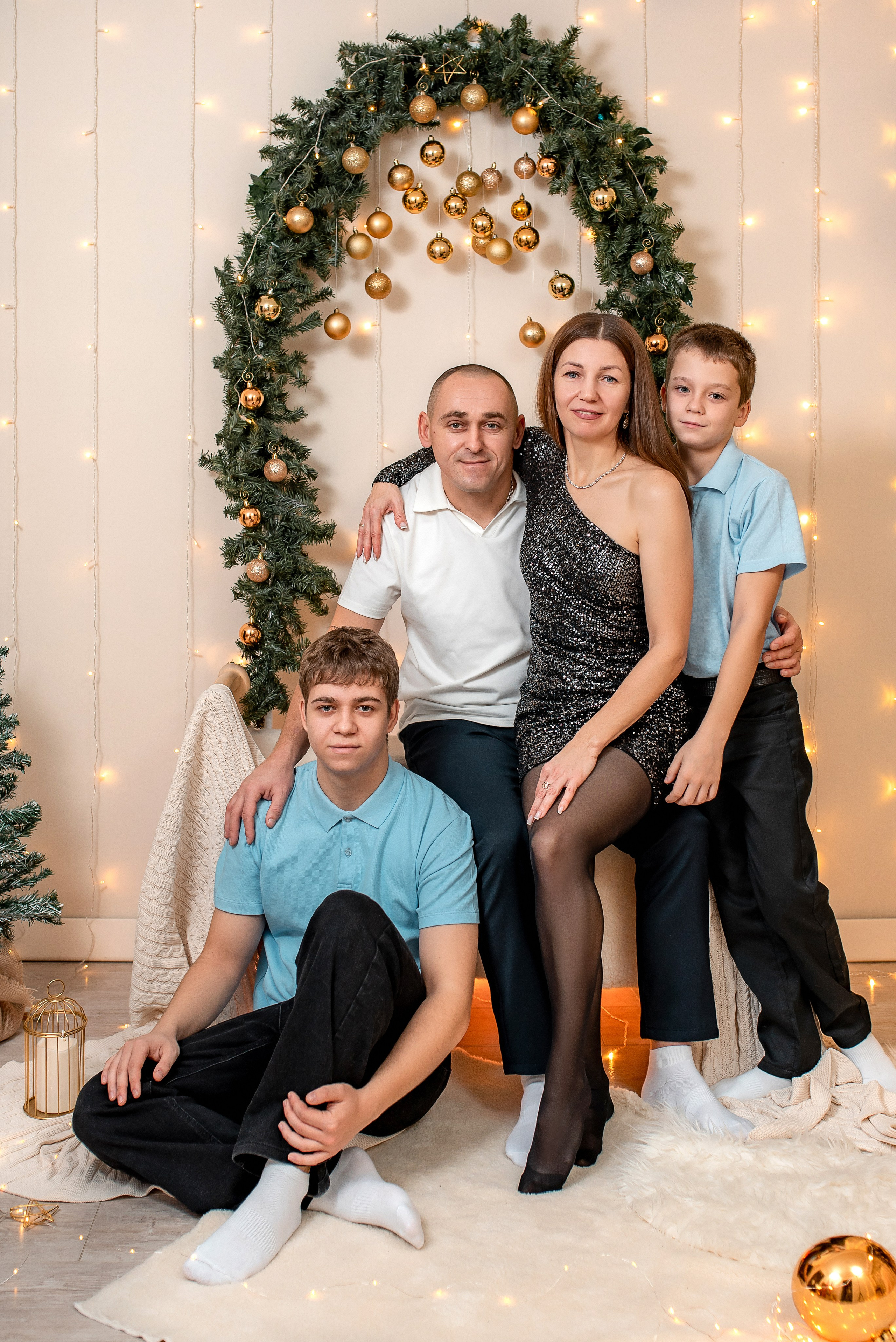 Надежда и её семья — НГ 2025. Семейный и детский фотограф Наталья Горда