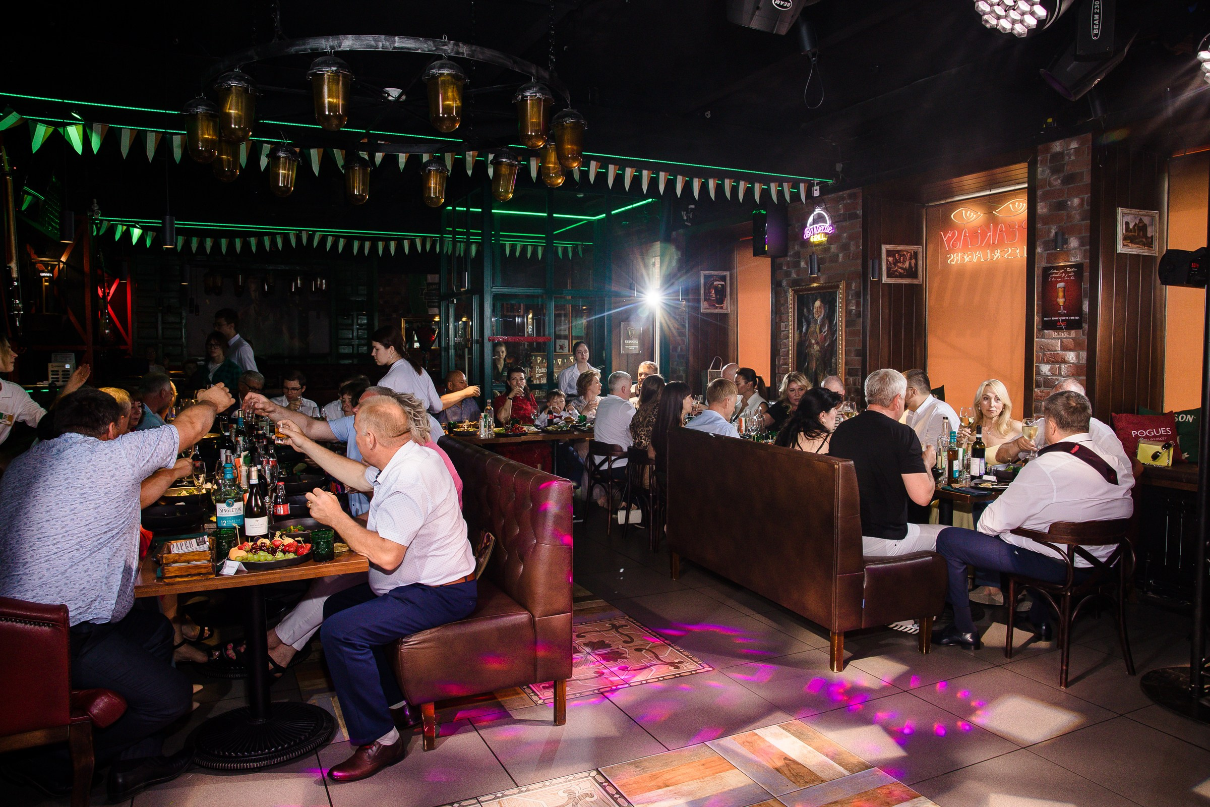 Репортажная съёмка. Свадебный фотограф в Иваново Гитарина Черняева