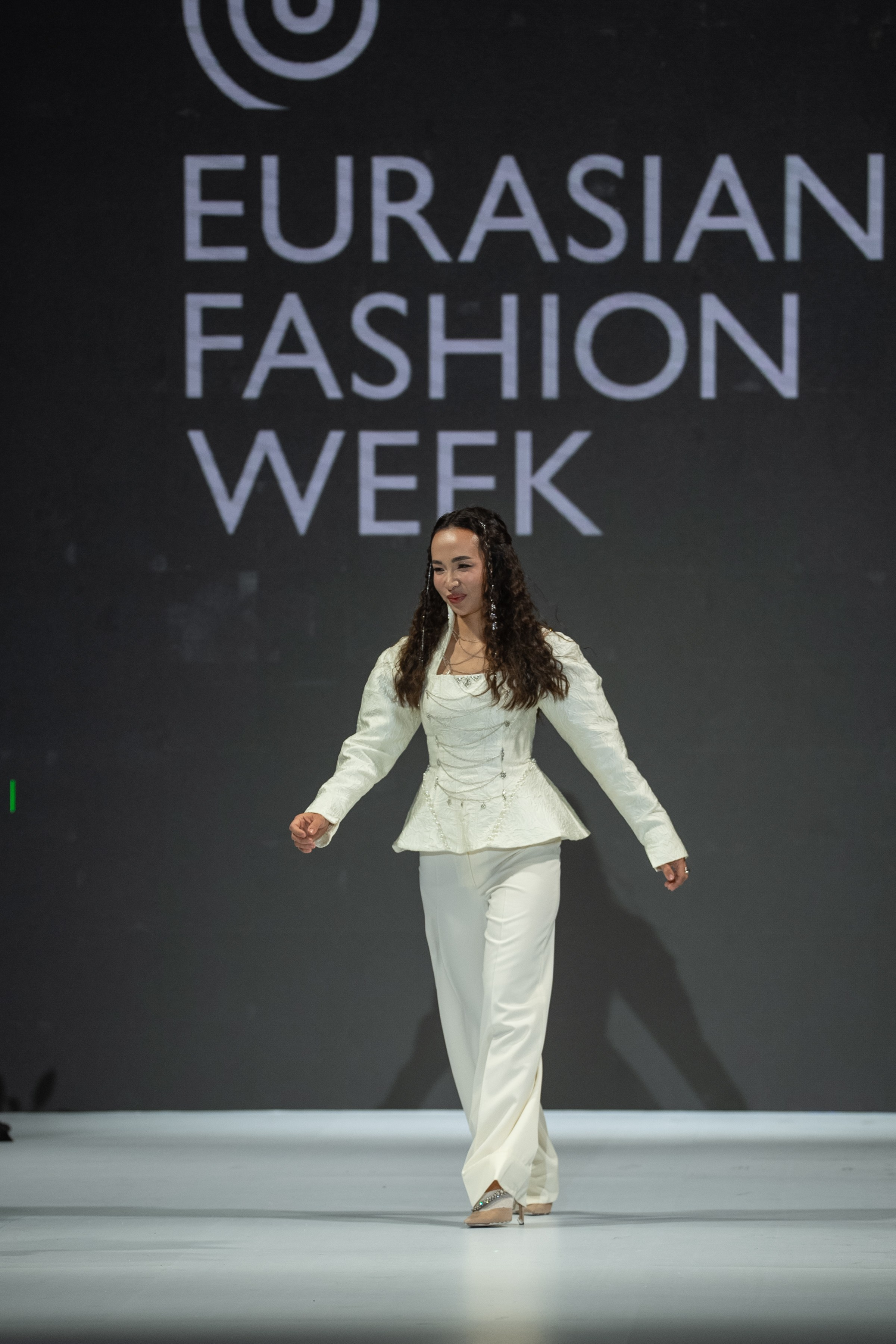 EURASIAN FASHION WEEK Innes. Сайт Алматинского НЮ АРТ, будуар и фэшн фотографа Дениса Карпенко