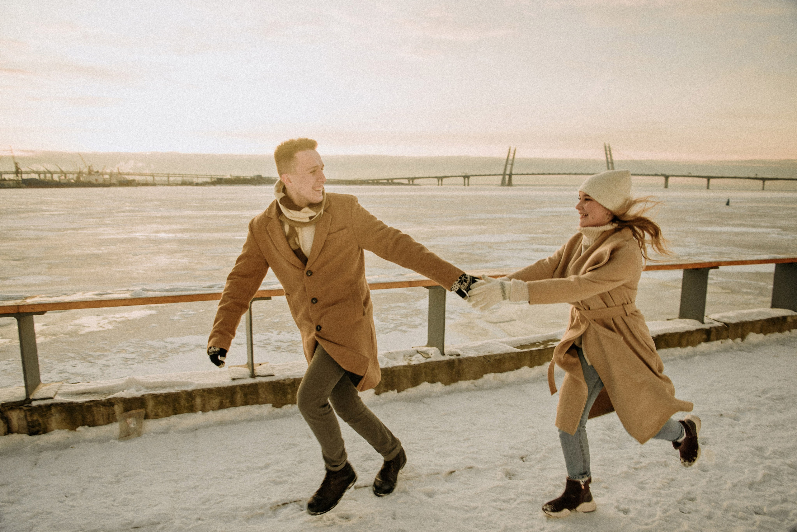 Лиза и Антон. Каток. Свадебный фотограф в Санкт-Петербурге София Шубик