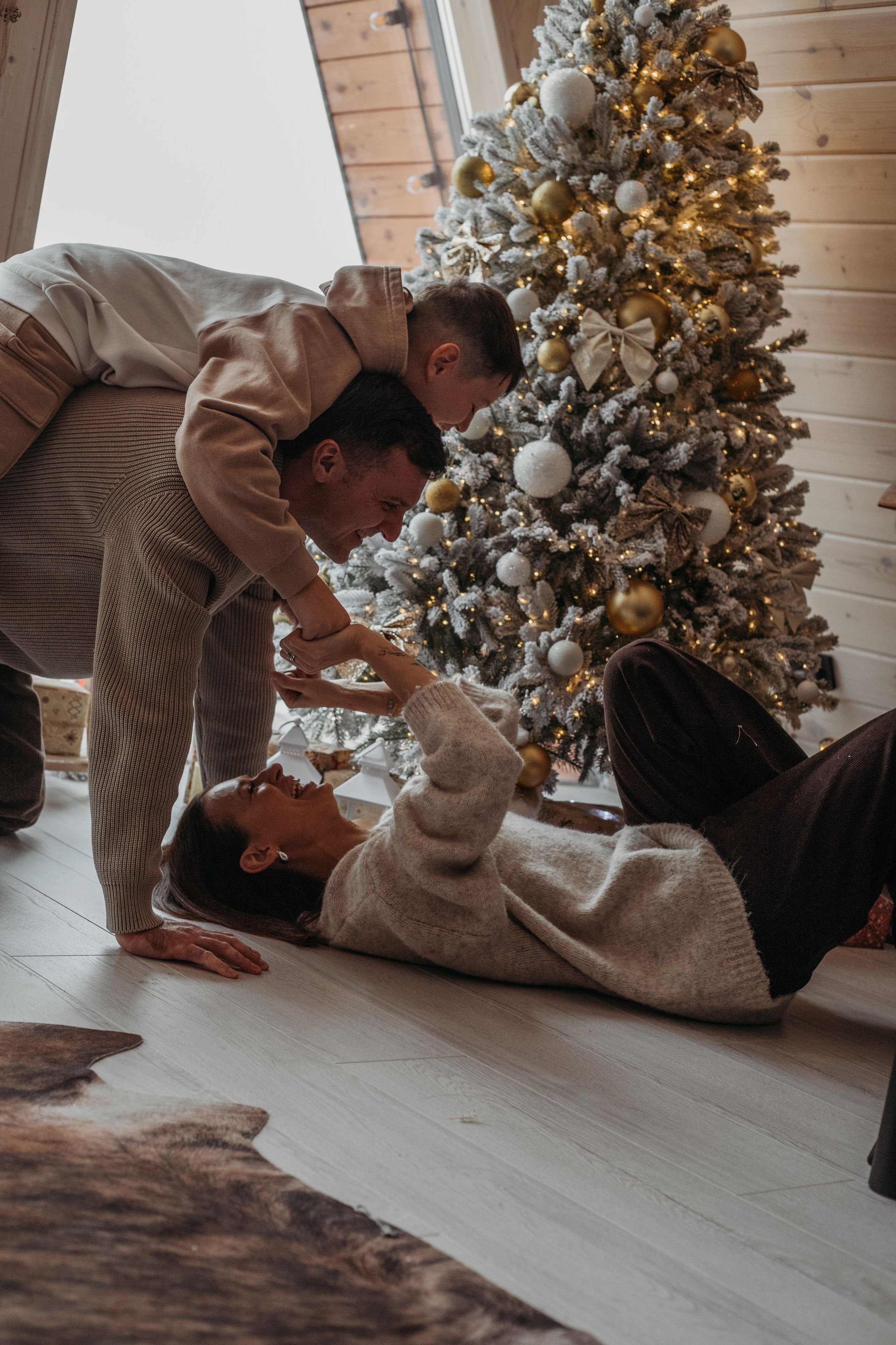 Новогодняя съемка в домике, для семьи Вероники. Венера Гайн. Репортажный фотограф  Тюмень. Обучение фотографии с 0