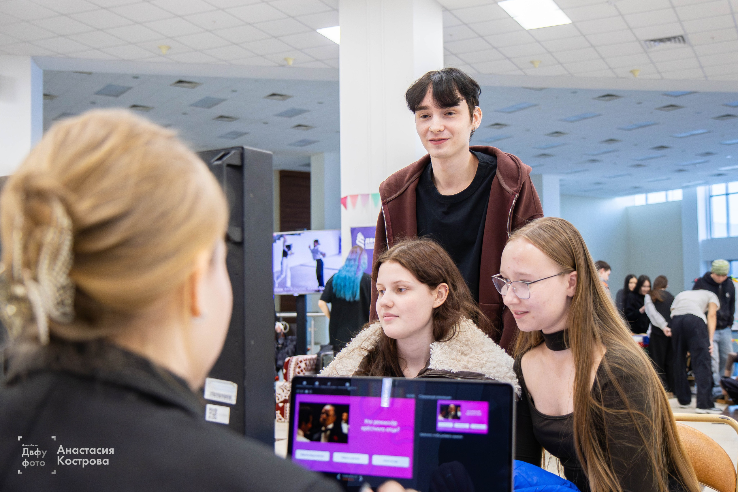 Ярмарка вакансий «Эд.хант». Репортажный фотограф во Владивостоке Анастасия Кострова