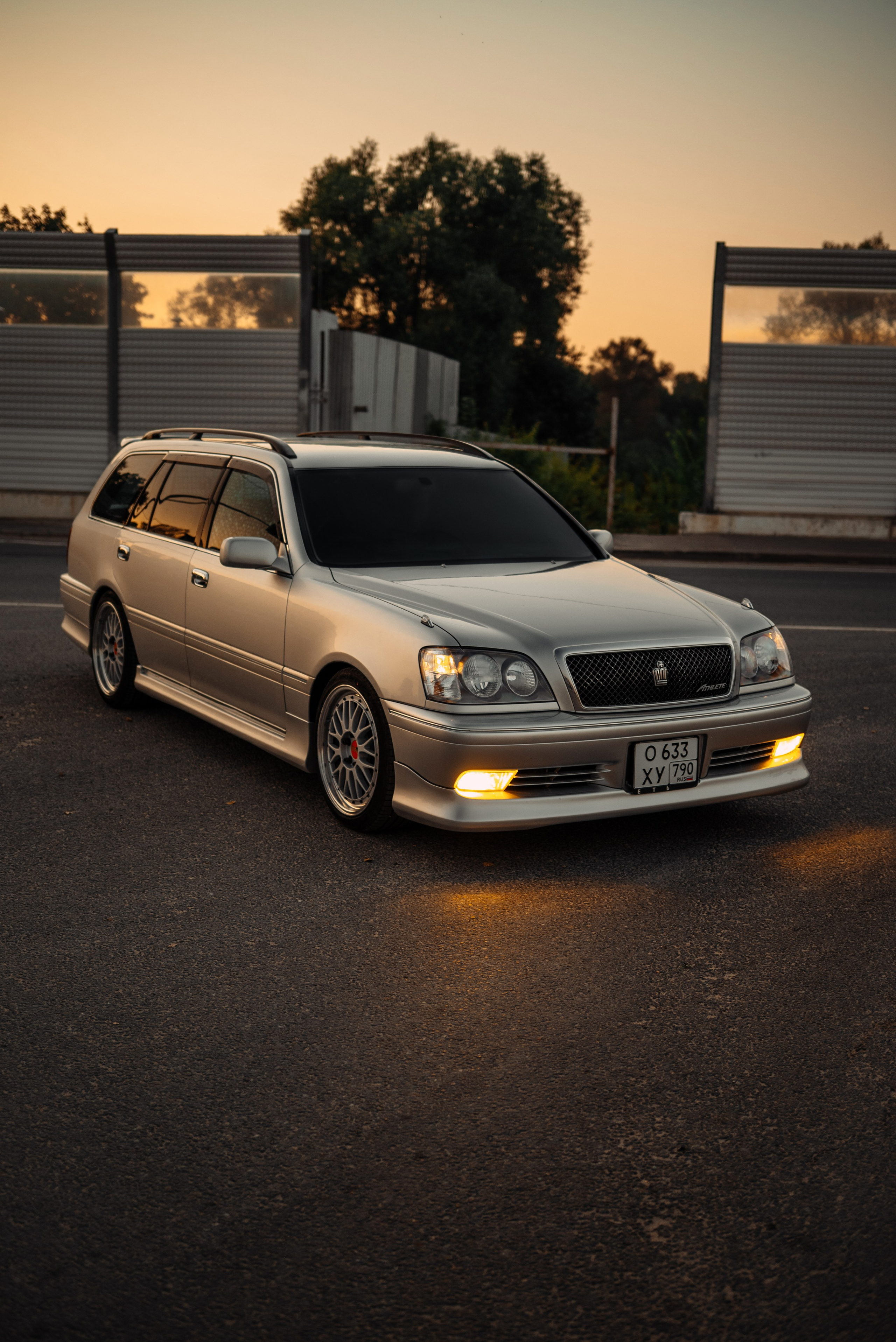 Toyota Crown Estate Athlete V JZS171W. DeLorein