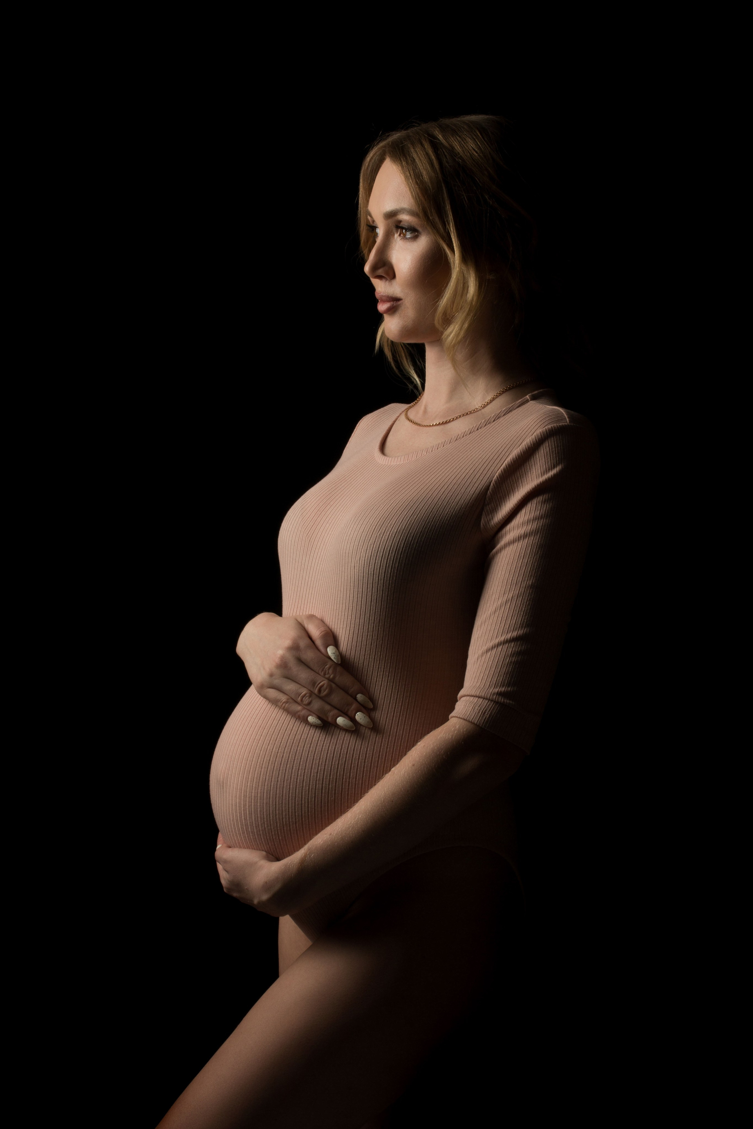 Фотосессии беременности в стиле минимализм в Кемерово. Елена Данилова фотограф беременности в Кемерово