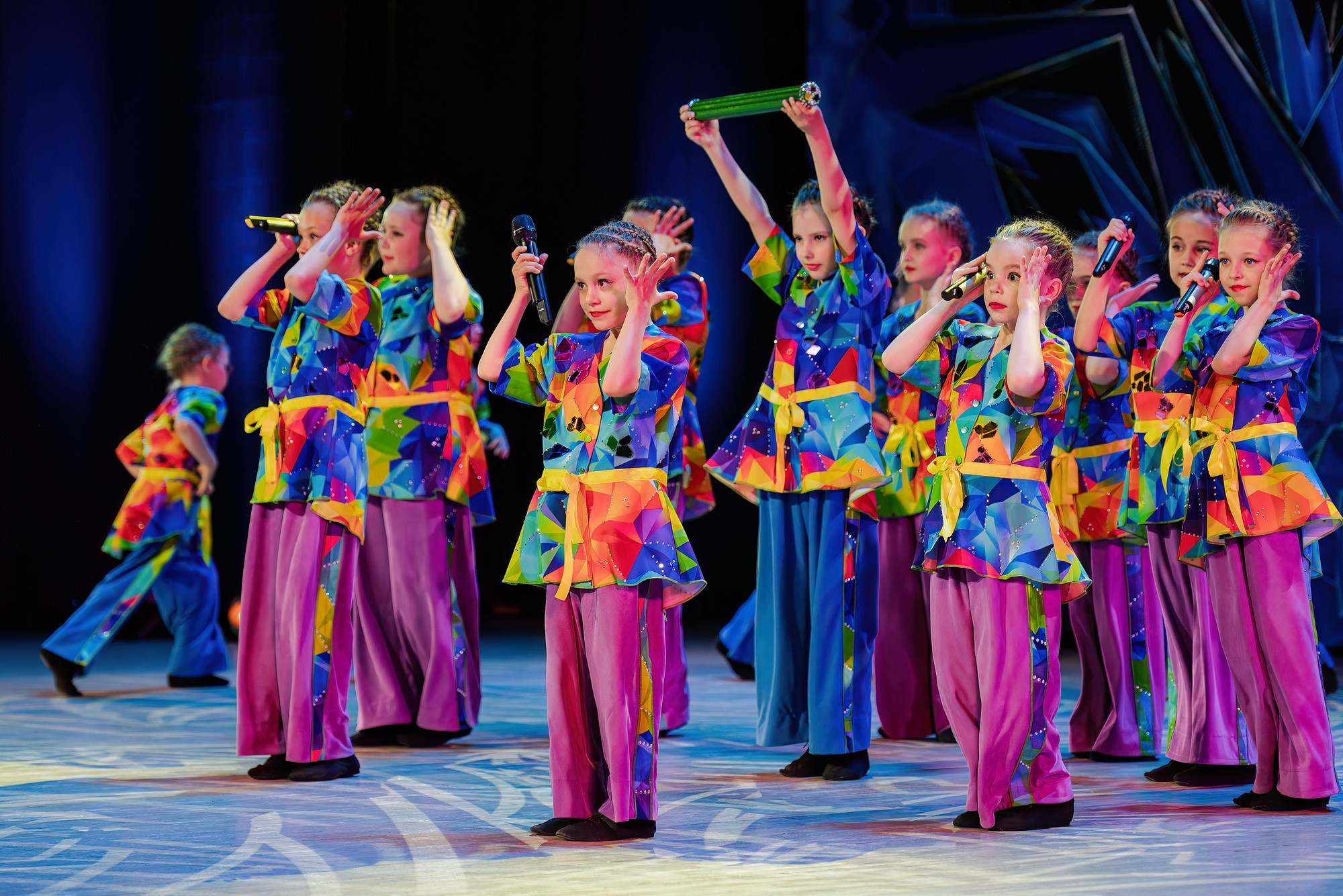 Отчетный концерт Образцового коллектива Алтая театра эстрадной песни «Созвездие». Свадебный и репортажный фотограф Никита Сницарев в Барнауле