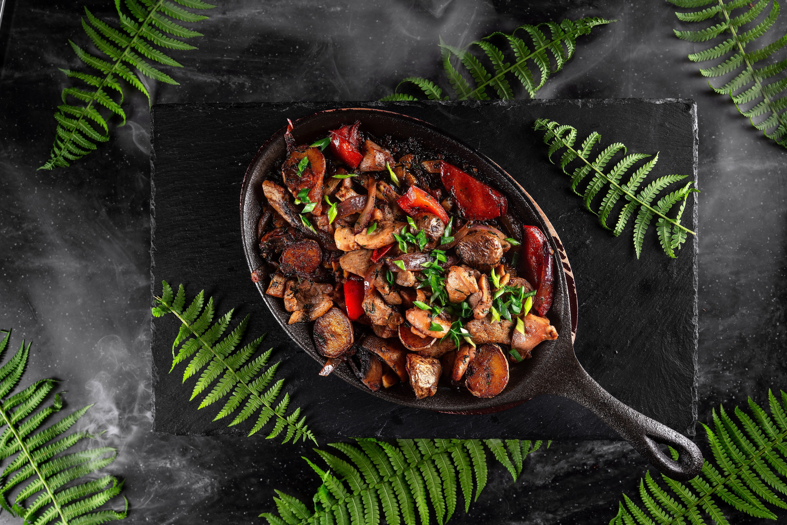 Ресторан в лесу Сочи. Фотограф Сочи