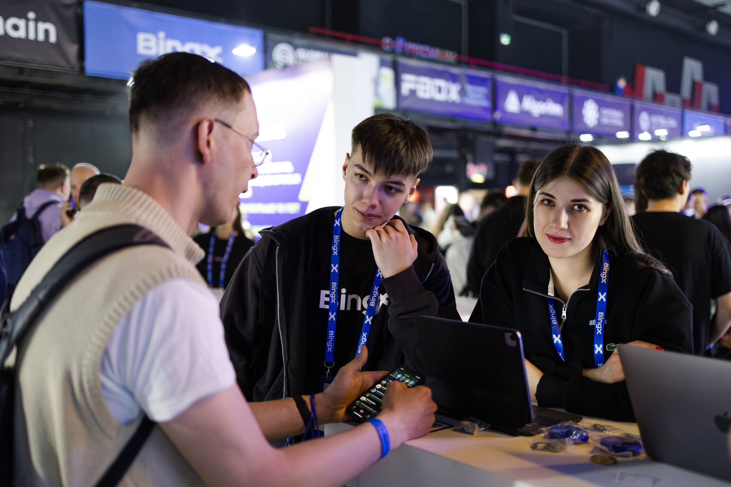Crypto Summit (1). Свадебный репортажный фотограф в Москве
