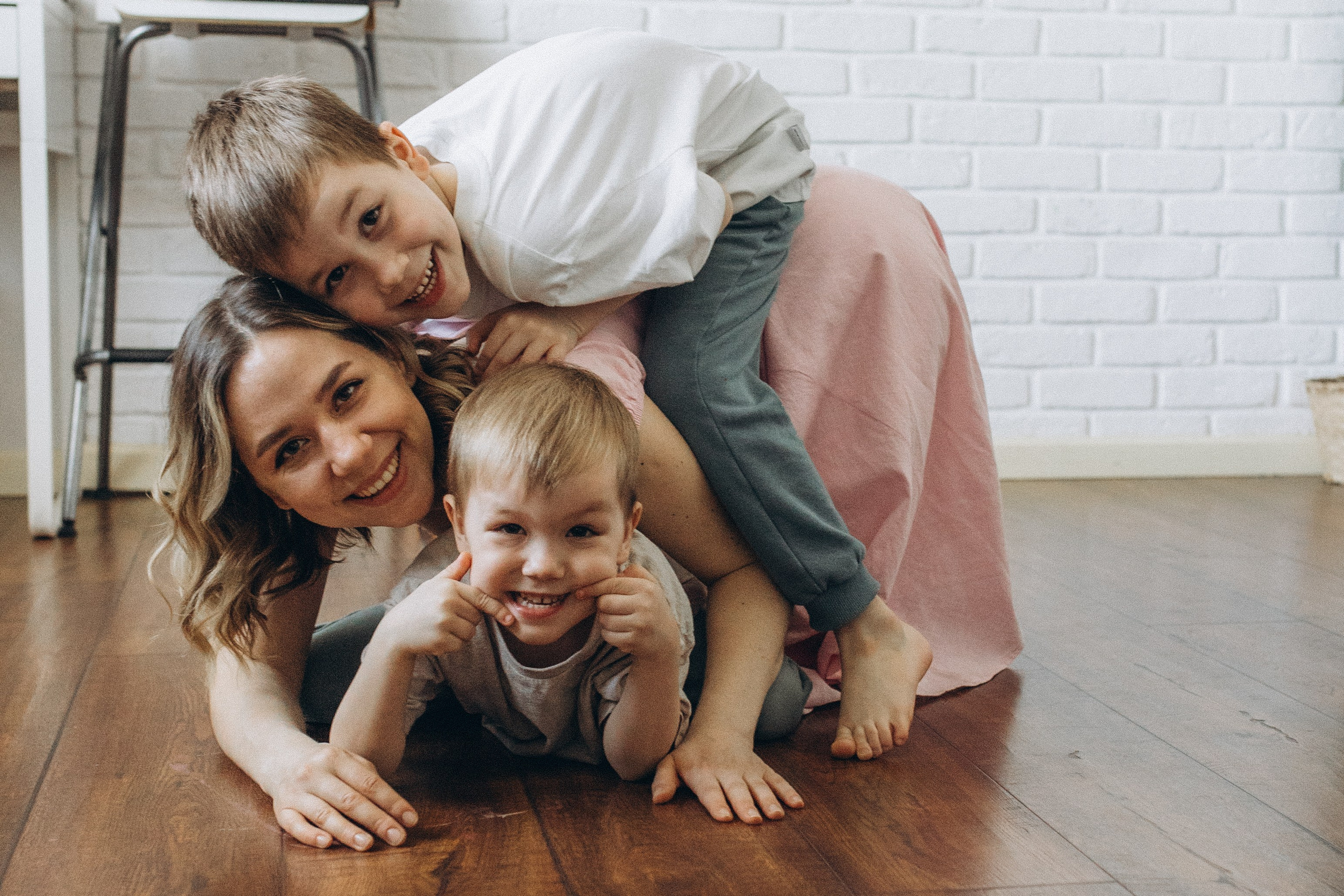 Аня с сыновьями. Семейный фотограф lifestyle в Новосибирске Елена Шпилевая