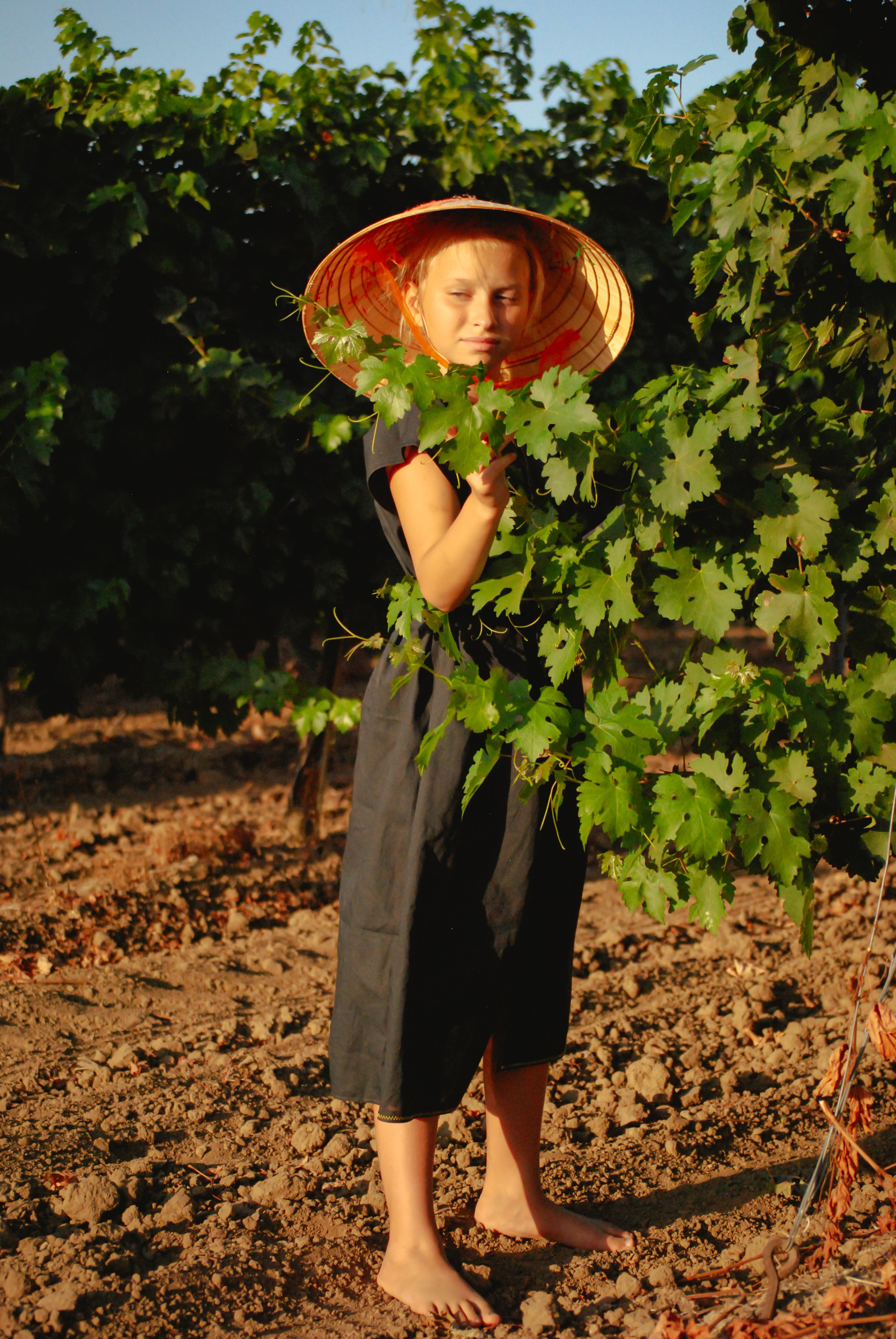 Таманский полуостров.Фотопрогулка виноградник.Арина. Индивидуальная и Семейная Фотосъёмка для каждого