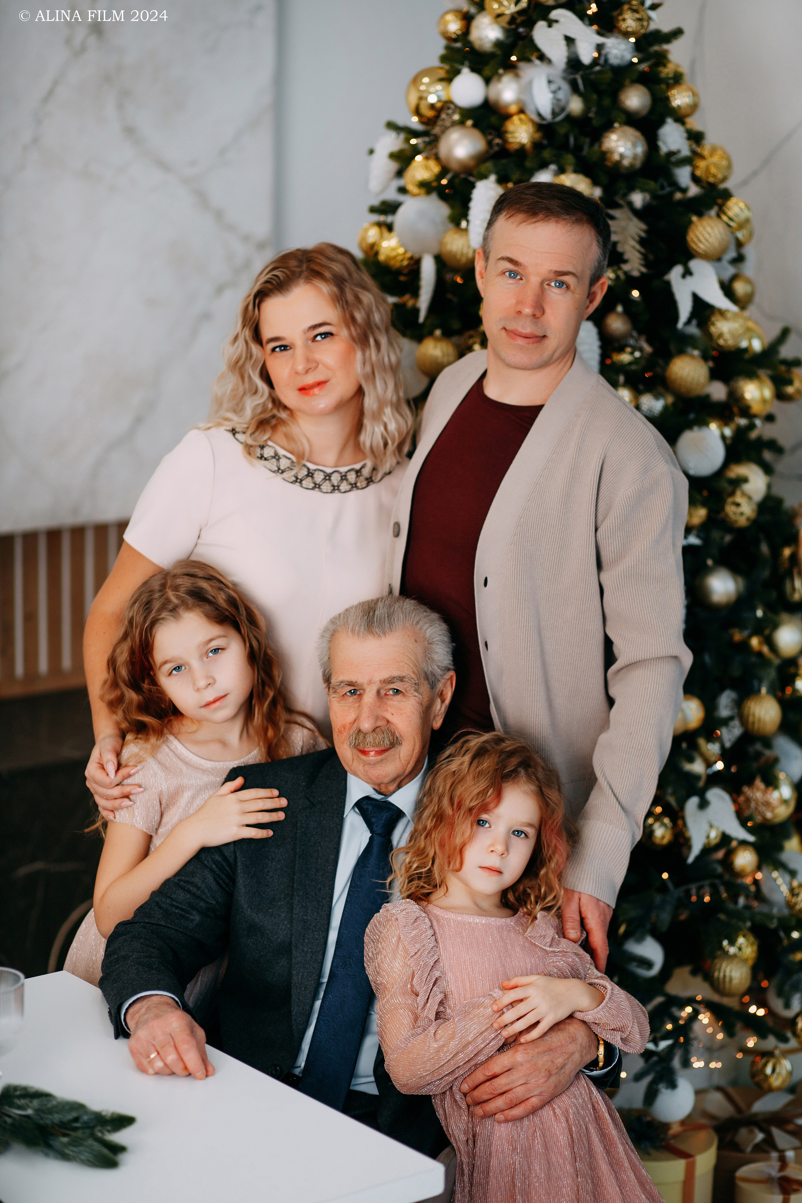 Студийная семейная фотосессия. Фотограф в Санкт-Петербурге Alina Film