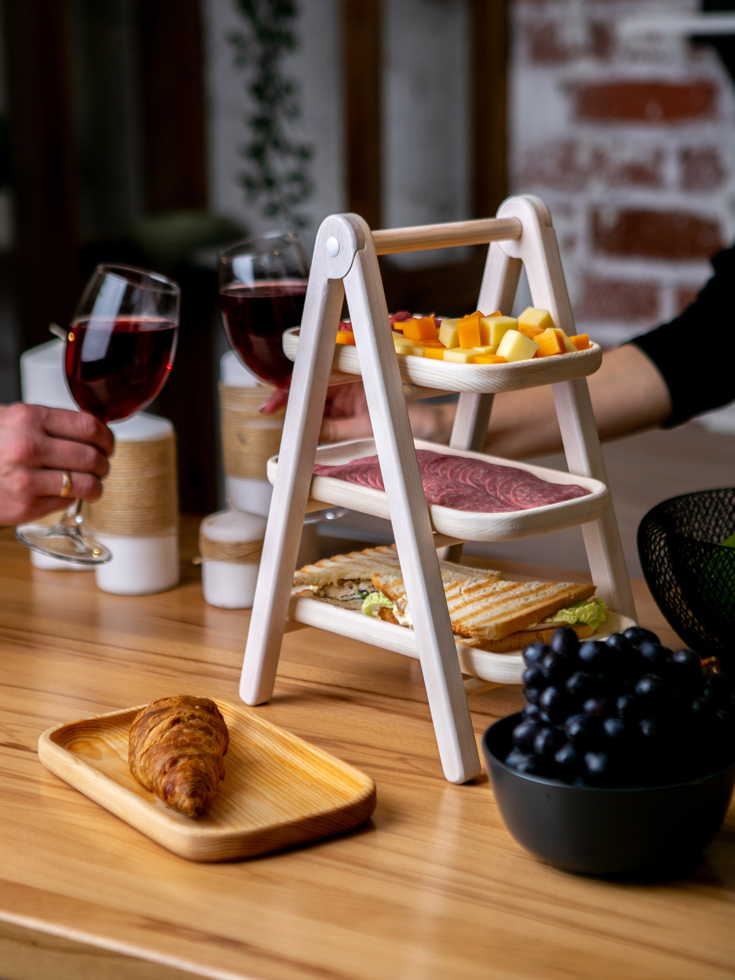 Подносы и этажерки. Контент фотограф, съемка для маркетплейсов, фуд съемка и репортажи в Новосибирске Ралия Галеева