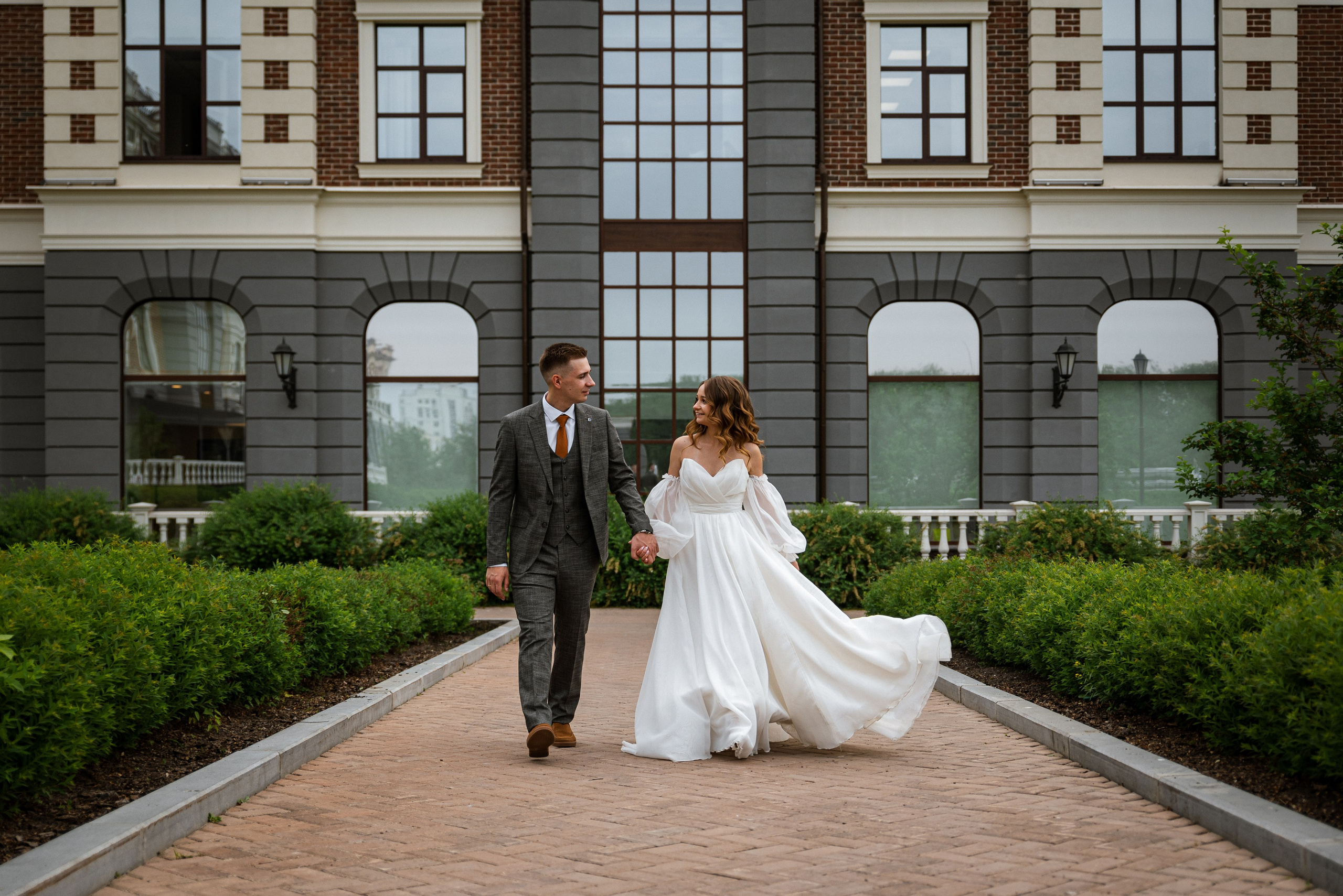 Свадебный фотограф в Екатеринбурге и области: съемка вашего особенного дня. Ваш персональный фотограф в Екатеринбурге и области