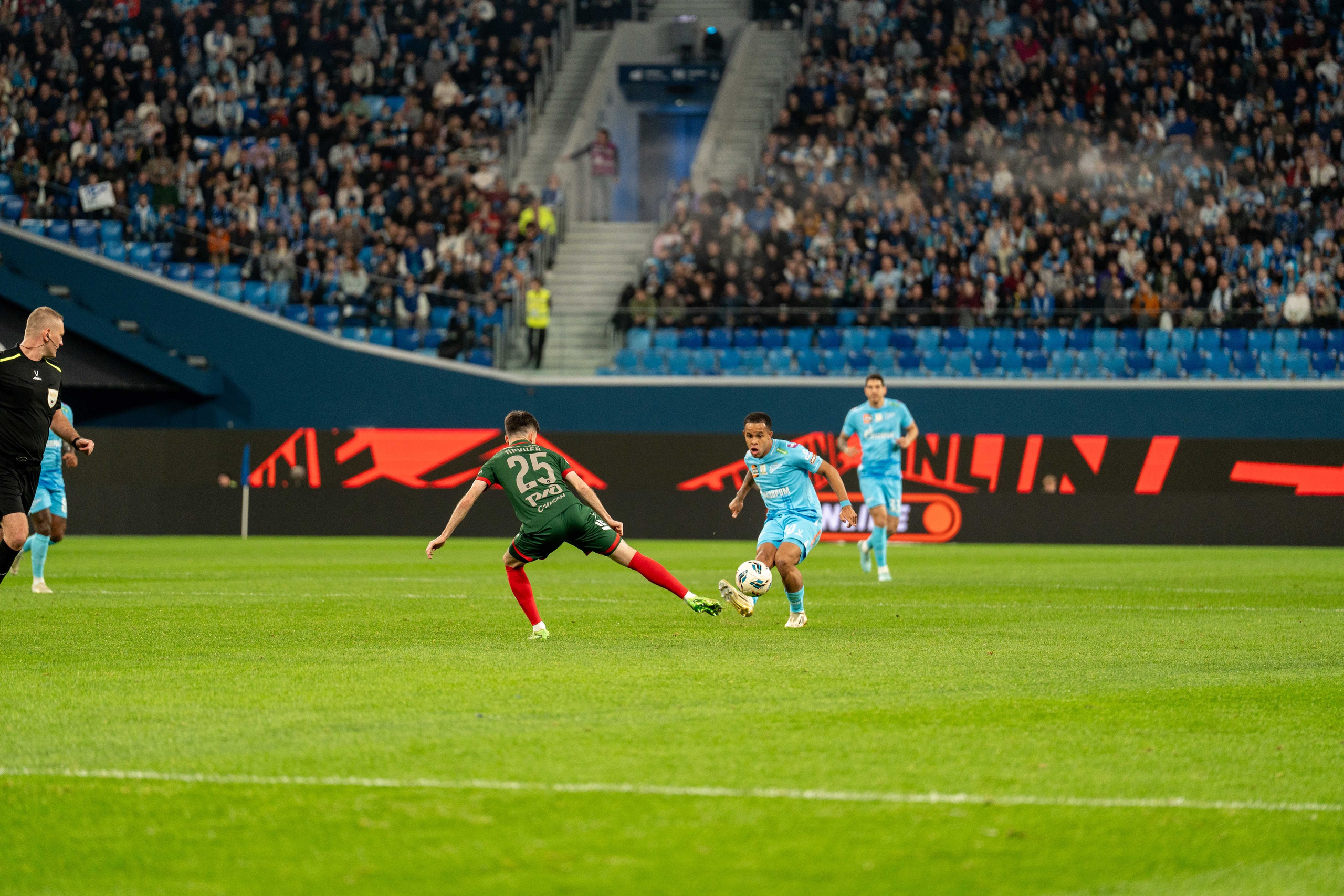 Зенит — Локомотив: фотогалерея 14-го тура РПЛ на Газпром Арене | Антон Гауф. Спортивный фотограф в Санкт-Петербурге | Антон Гауф