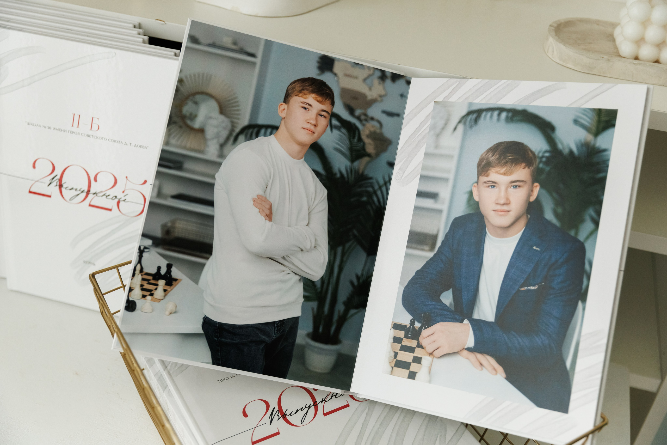 Выпускникам 26 школы 2025. ВЫПУСКНЫЕ АЛЬБОМЫ | РОВЕСНИК | КЕРЧЬ