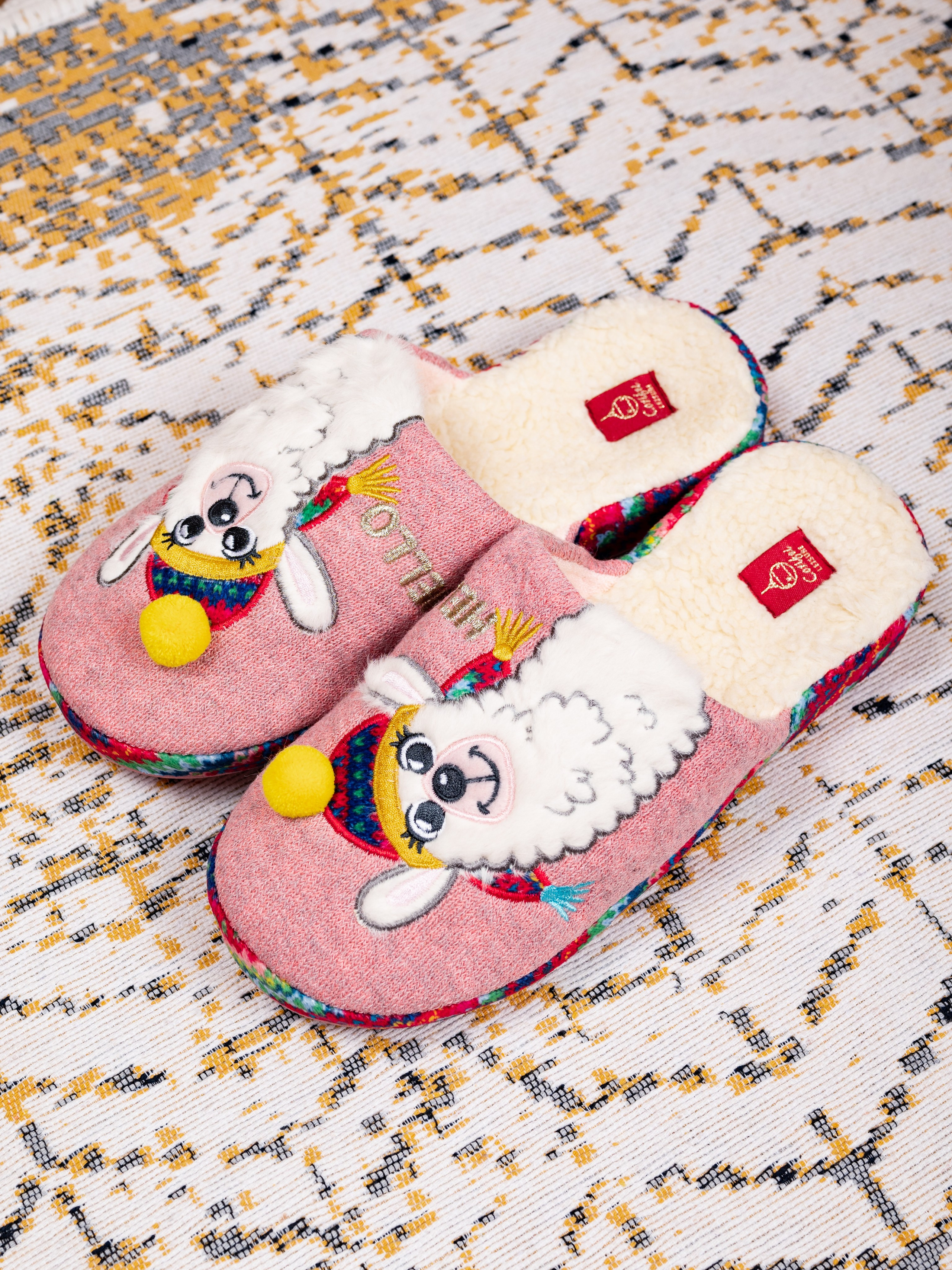 Тапочки. Предметный фотограф, фото для маркетплейсов Пятигорск, КМВ