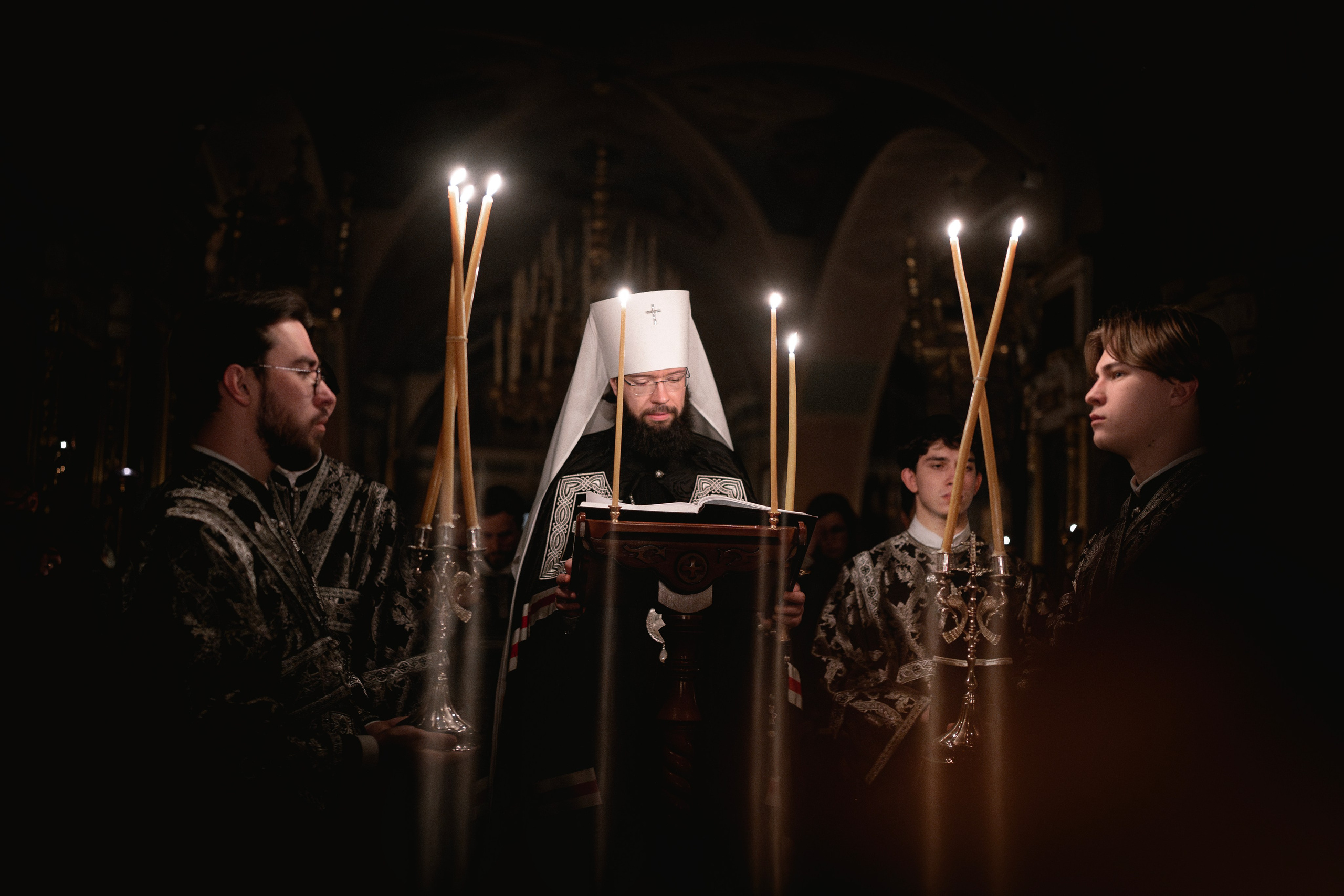 БОГОСЛУЖЕНИЯ. Фотограф Елена Лунева