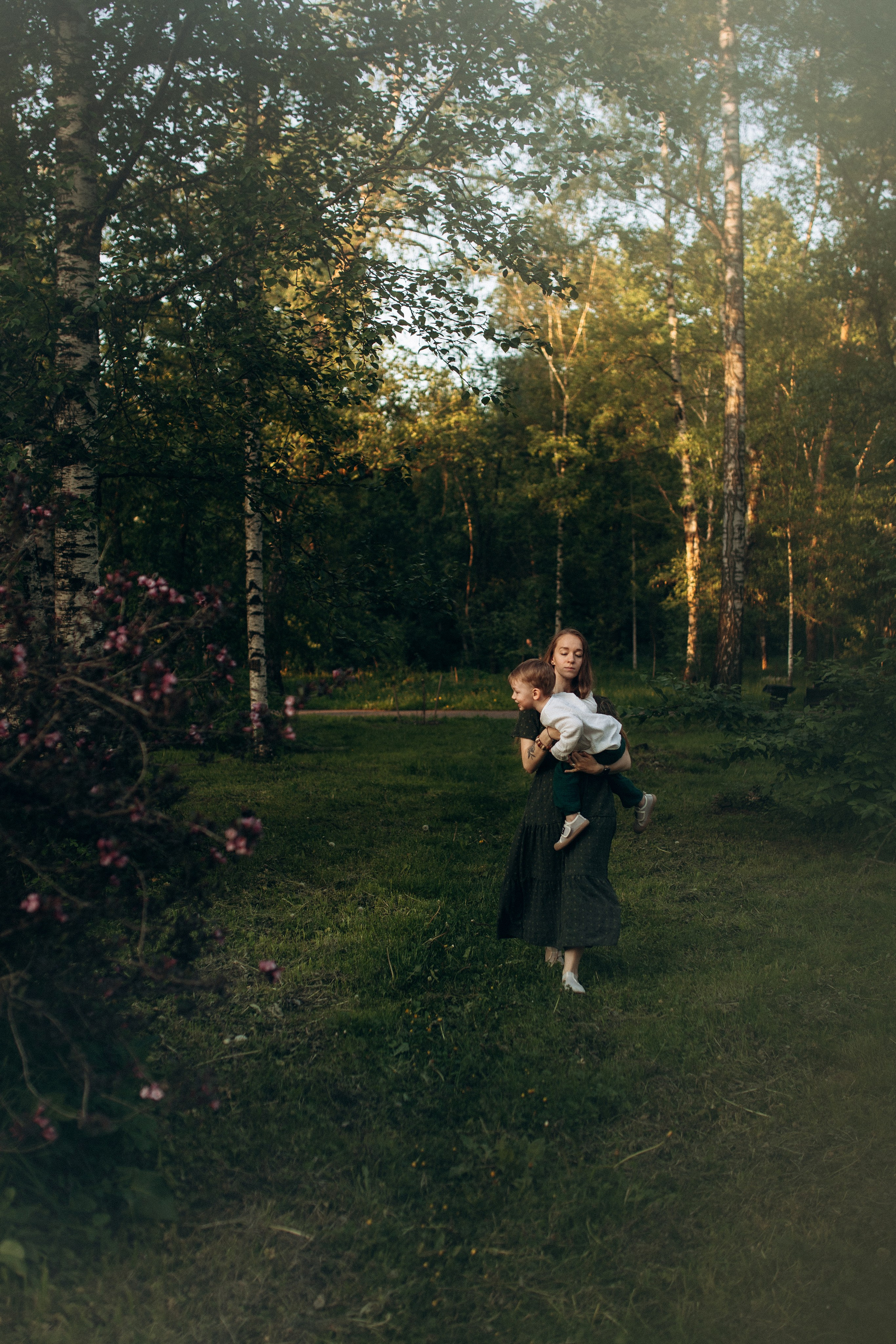 Прогулочная съемка мамы и сына в Москве. Семейный фотограф в Москве и Люберцах Юлия Гуськова