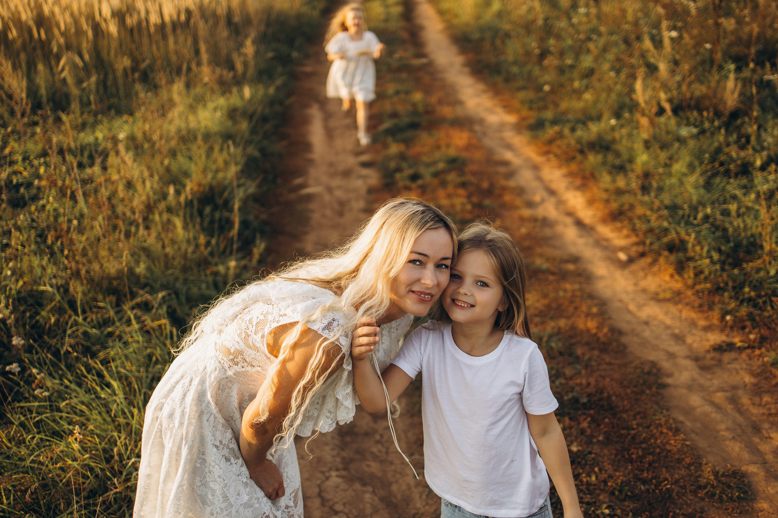 Семейная фотосессия, а природе в поле в Ижевске