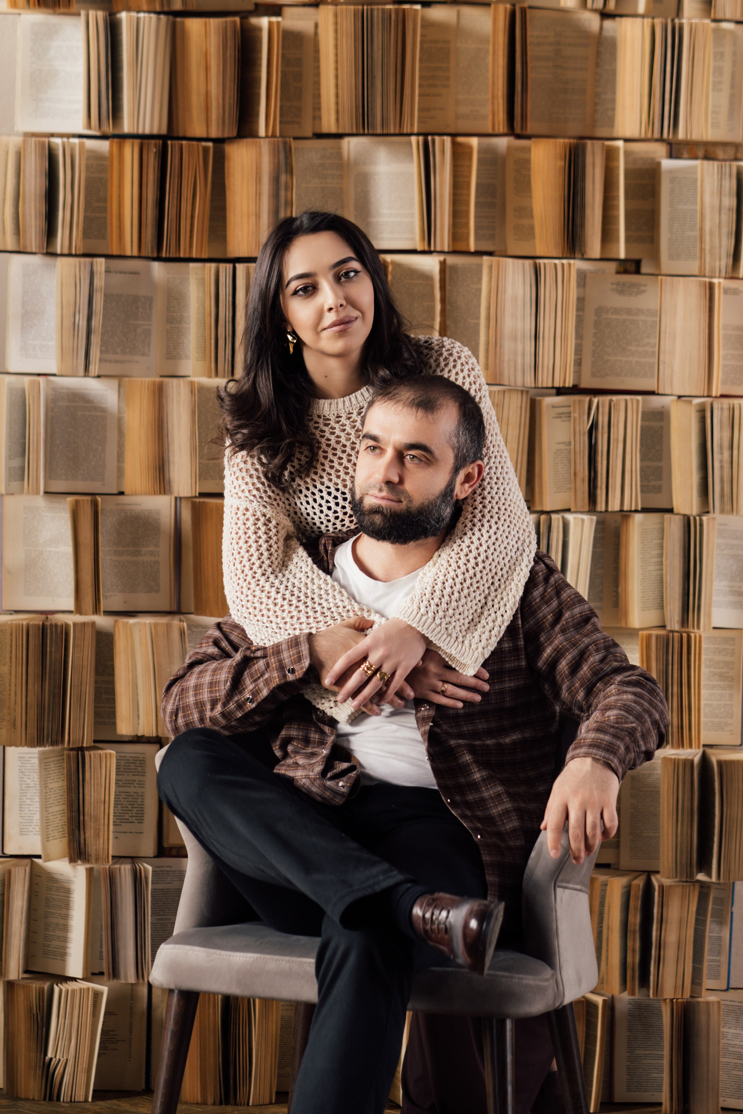 Нюр и Карина. Фотограф Инна Абакарова|Выпускные альбомы и фотосессии в Нальчике