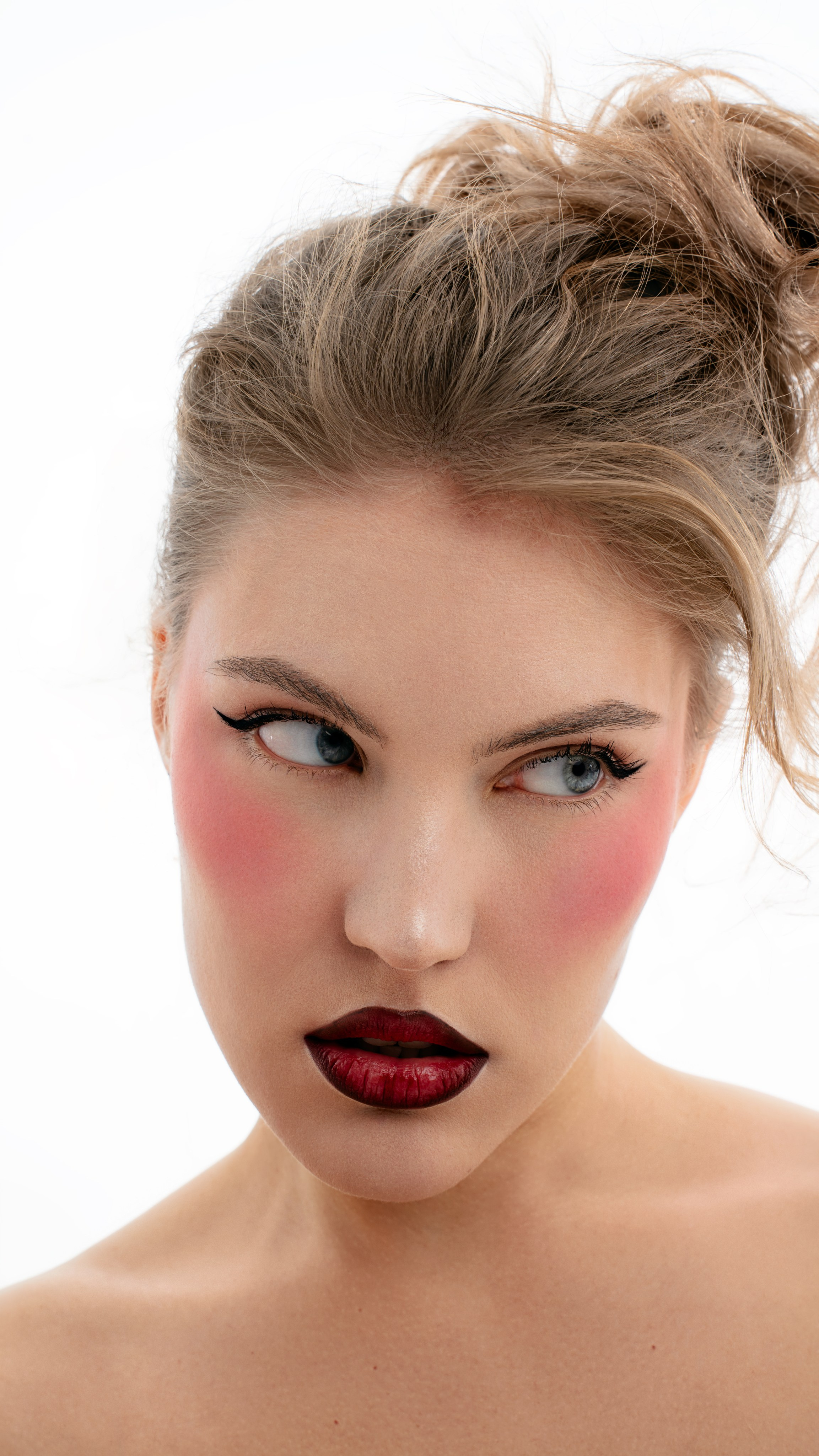 BEAUTY. Darima Magdanova Beauty, Fashion & Commercial Retouching