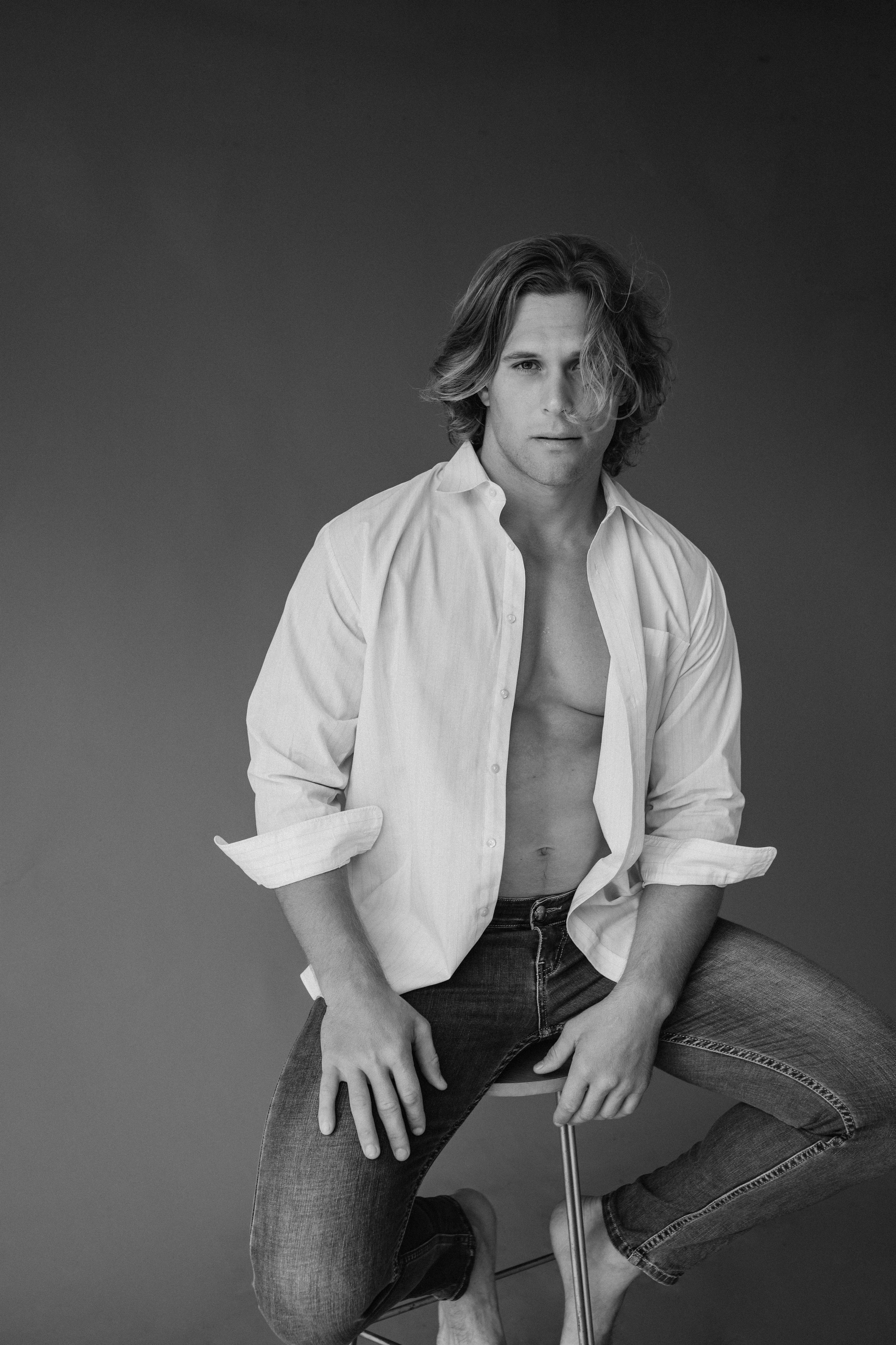 Мужской портрет в студии. Главная