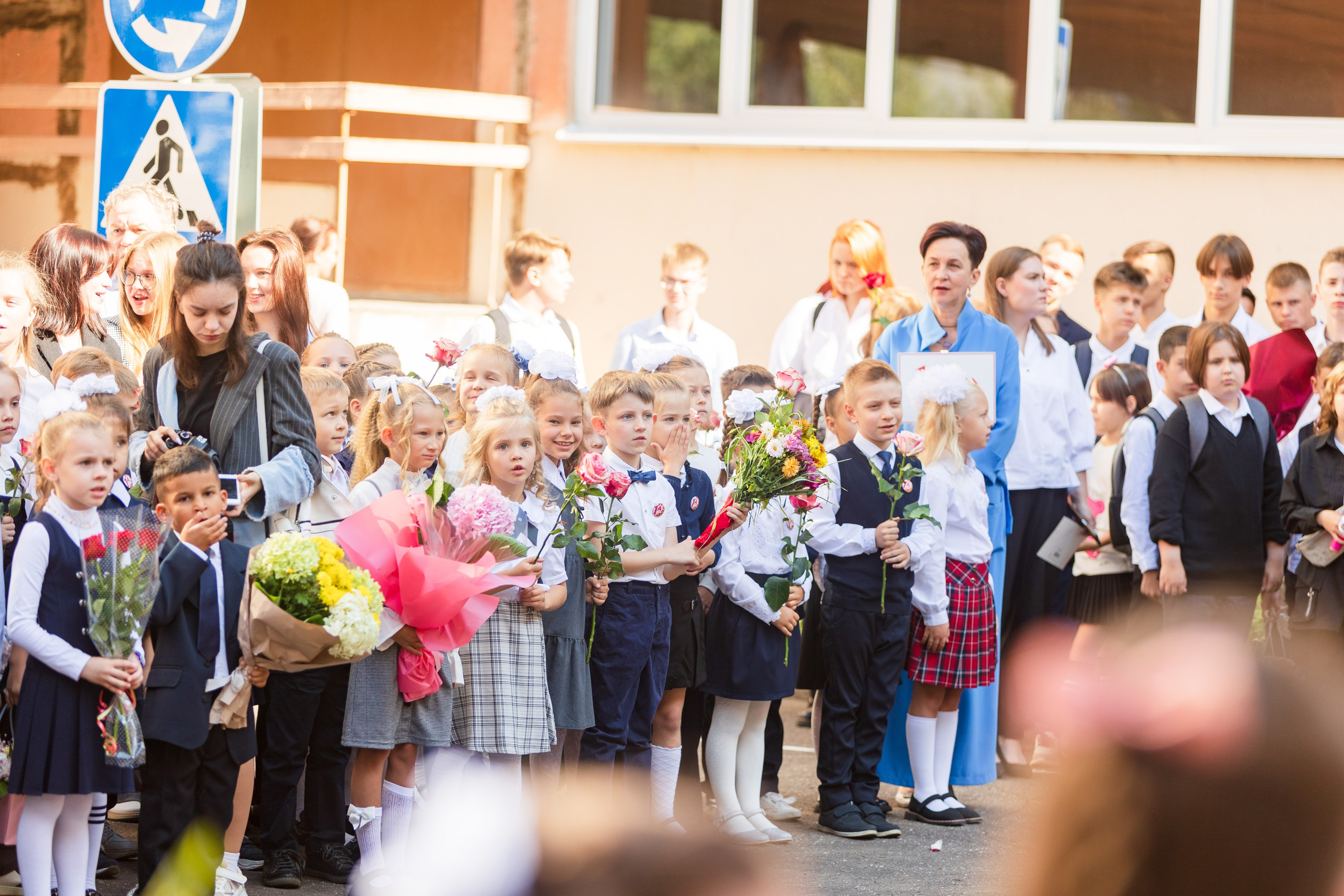 Репортажная съемка. На каждом снимке всегда два человека: фотограф и зритель