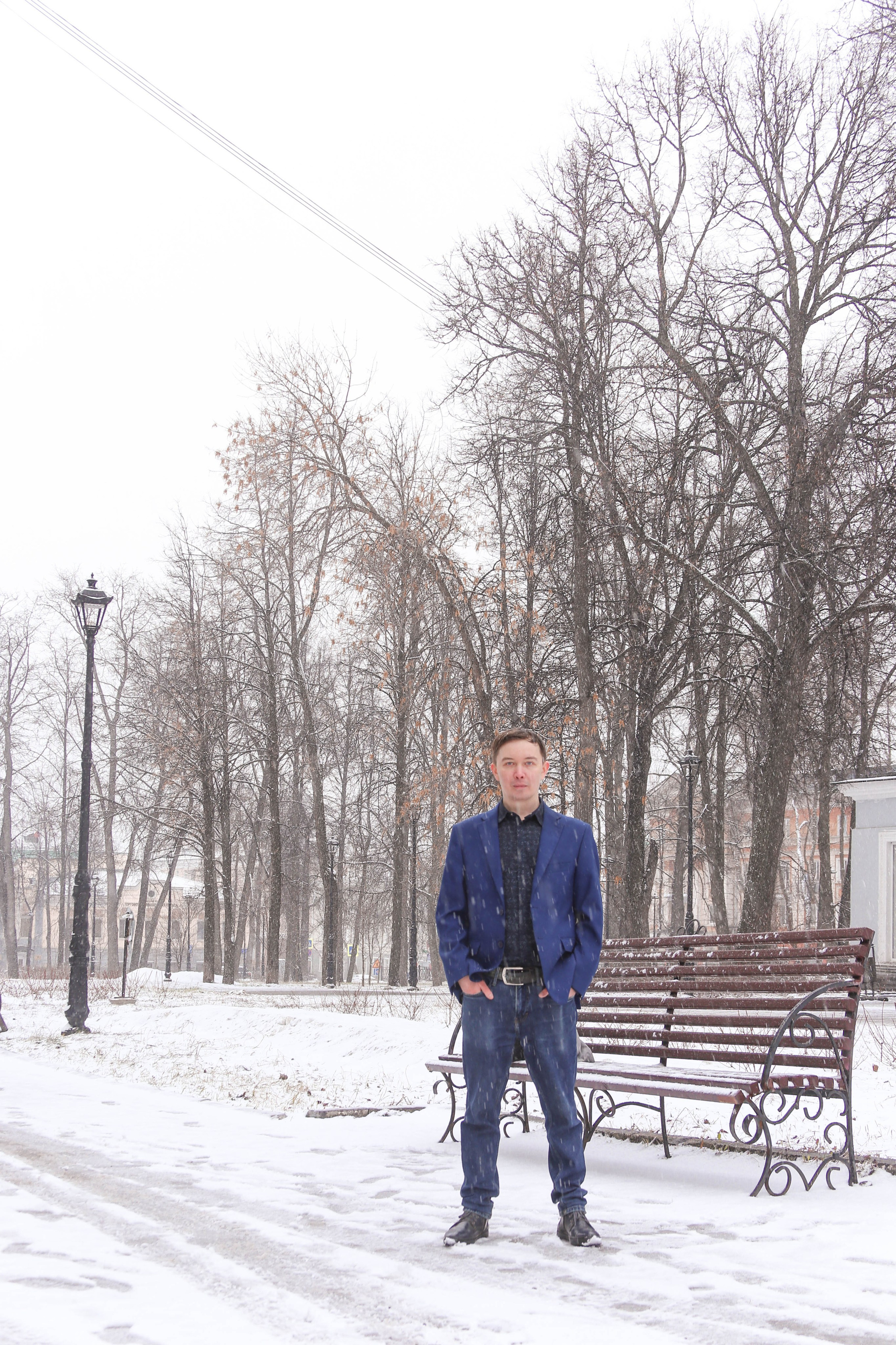 Фотограф Никита на улице. Фотограф Пермь. Фотосессия в фотостудии Перми и на свежем воздухе