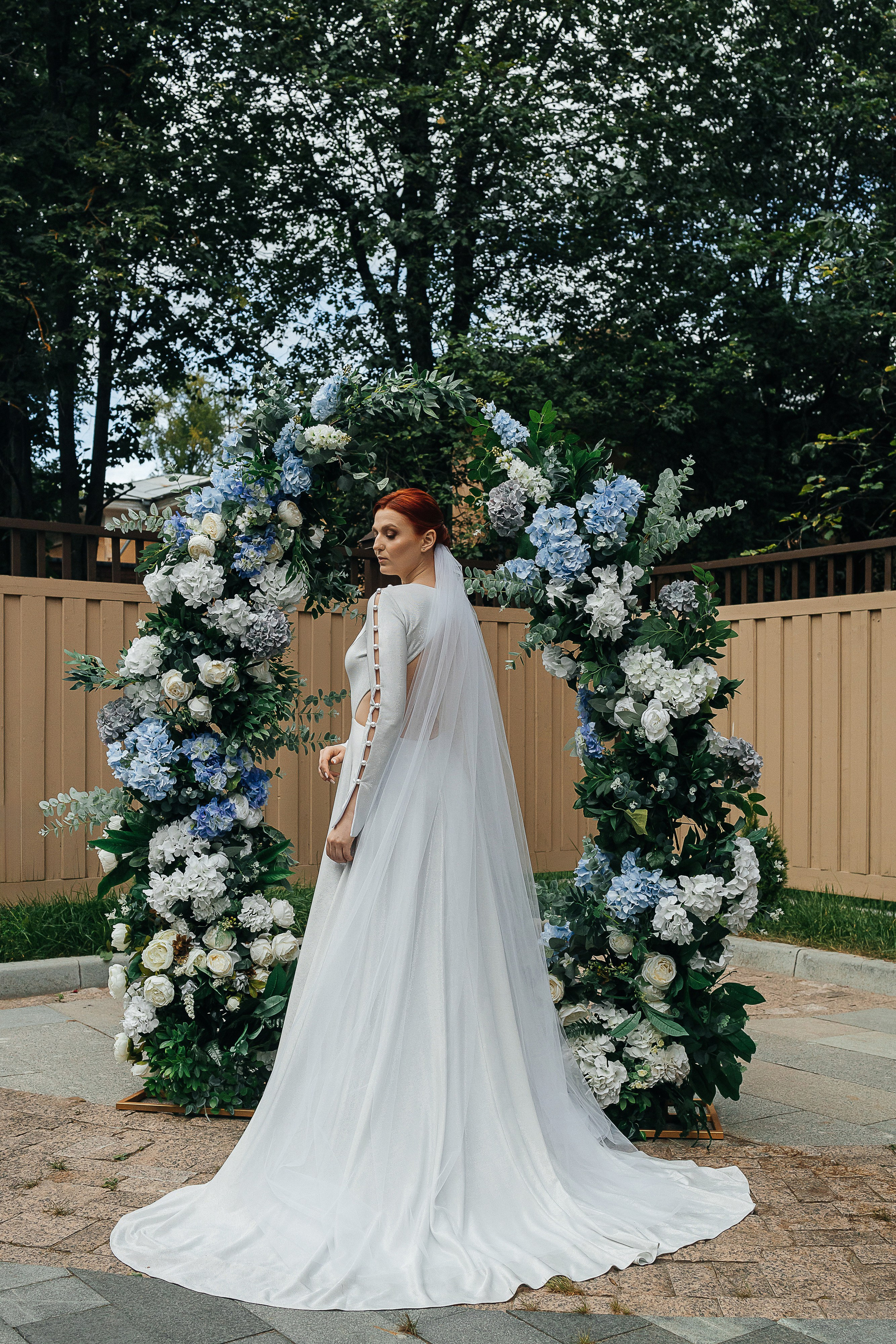 Фотосъемка невесты в эксклюзивном свадебном платье. Олег Сверчков | Свадебный фотограф Вологда