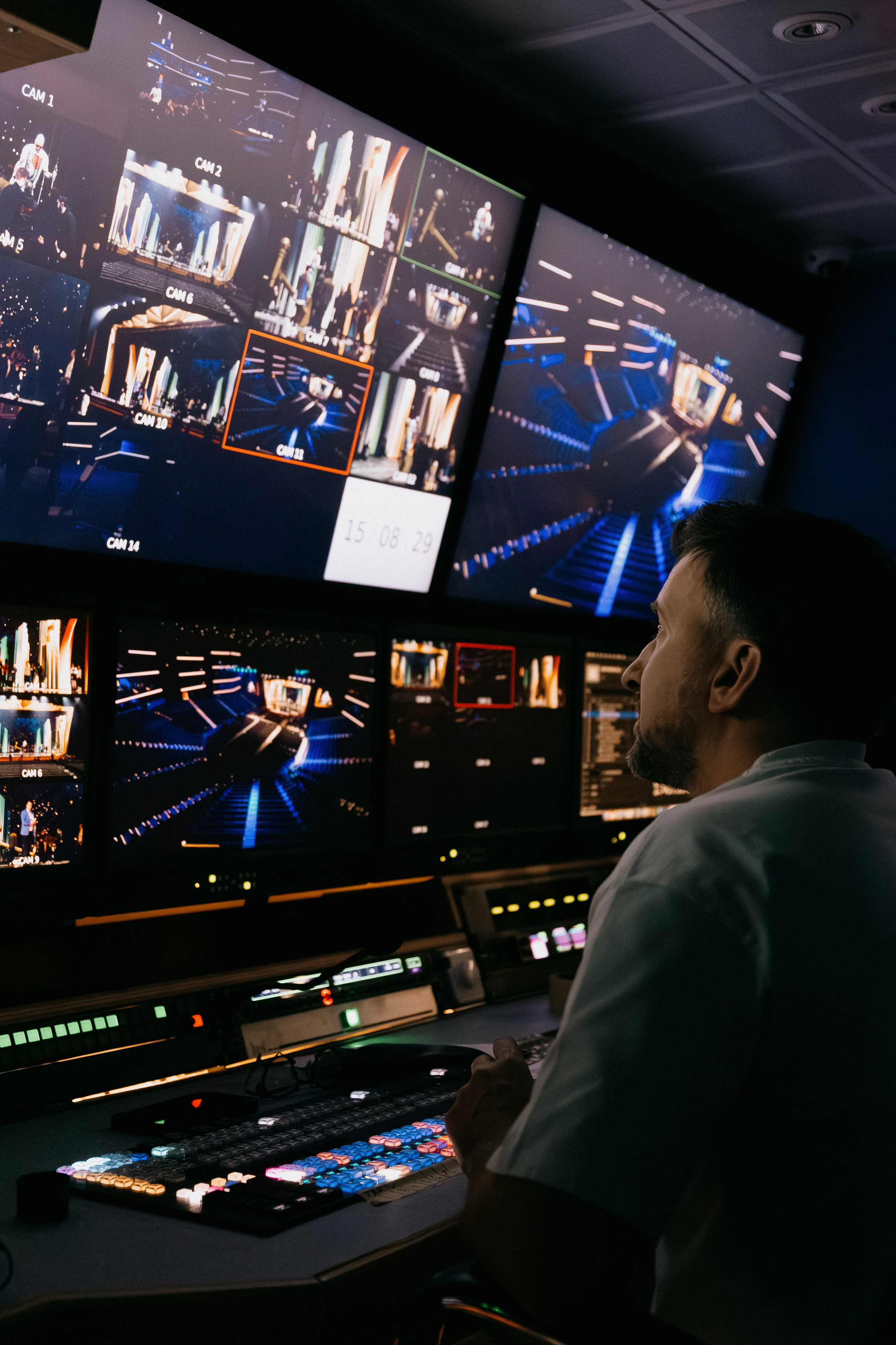 Премия Виктория 2025. Олег Левин — профессиональный концертный и бэкстейдж фотограф в Москве