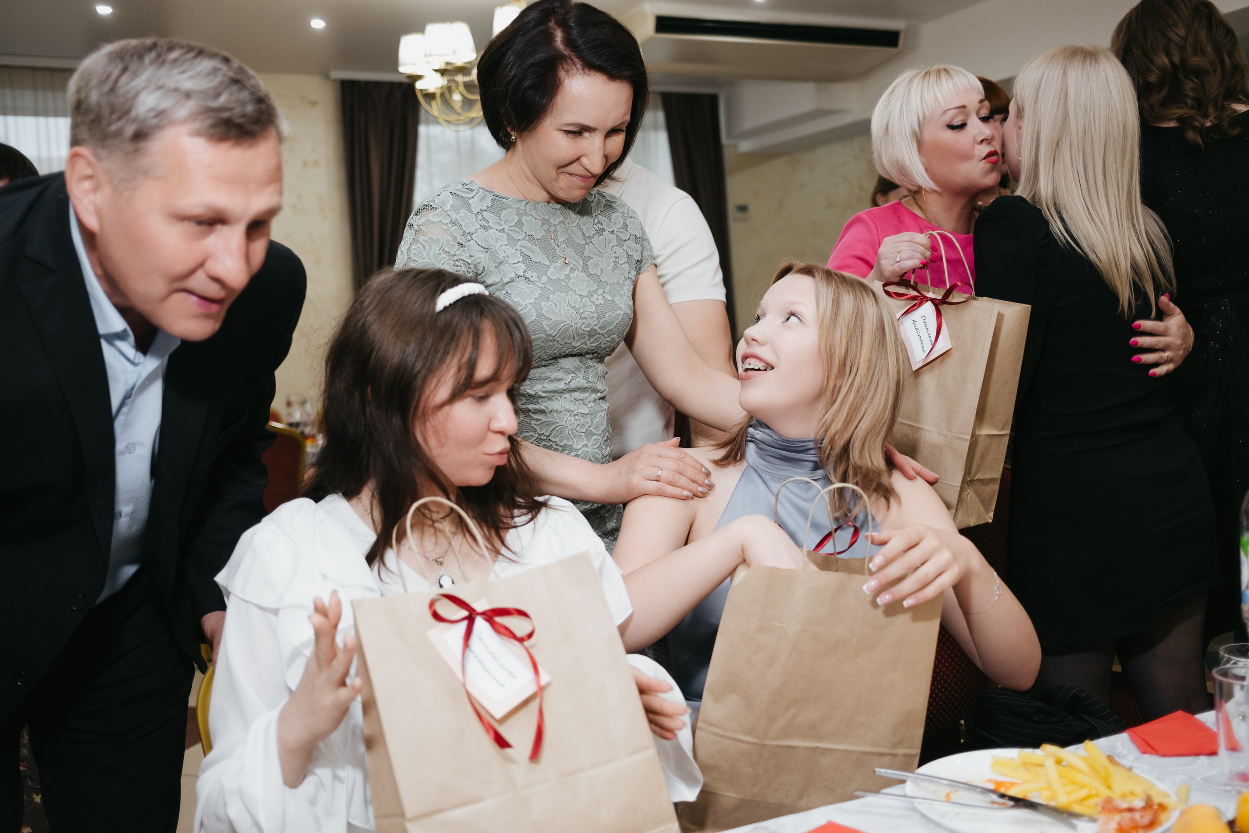 Выпускной 11 класс школы № 30. Свадебный и репортажной фотограф Денис Ожигин в Краснодаре и Краснодарском крае