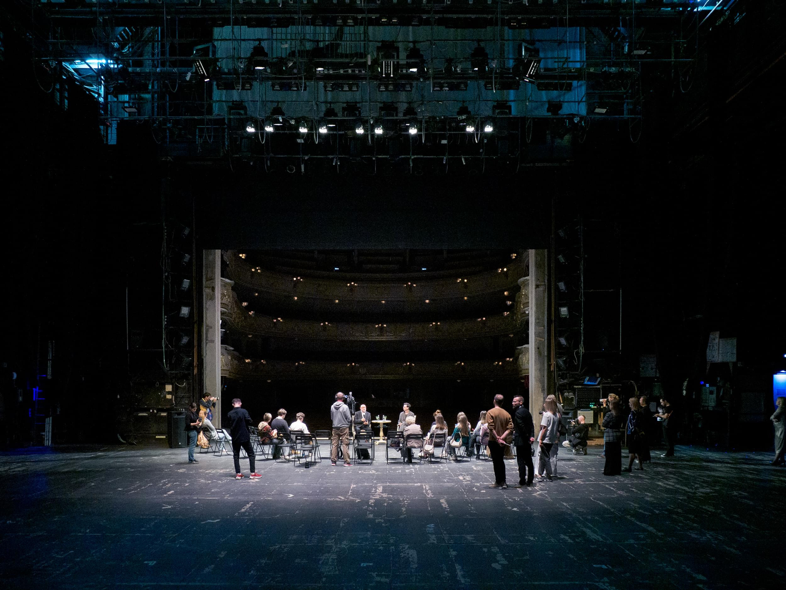 Сцена оперного театра Урал Опера Балет