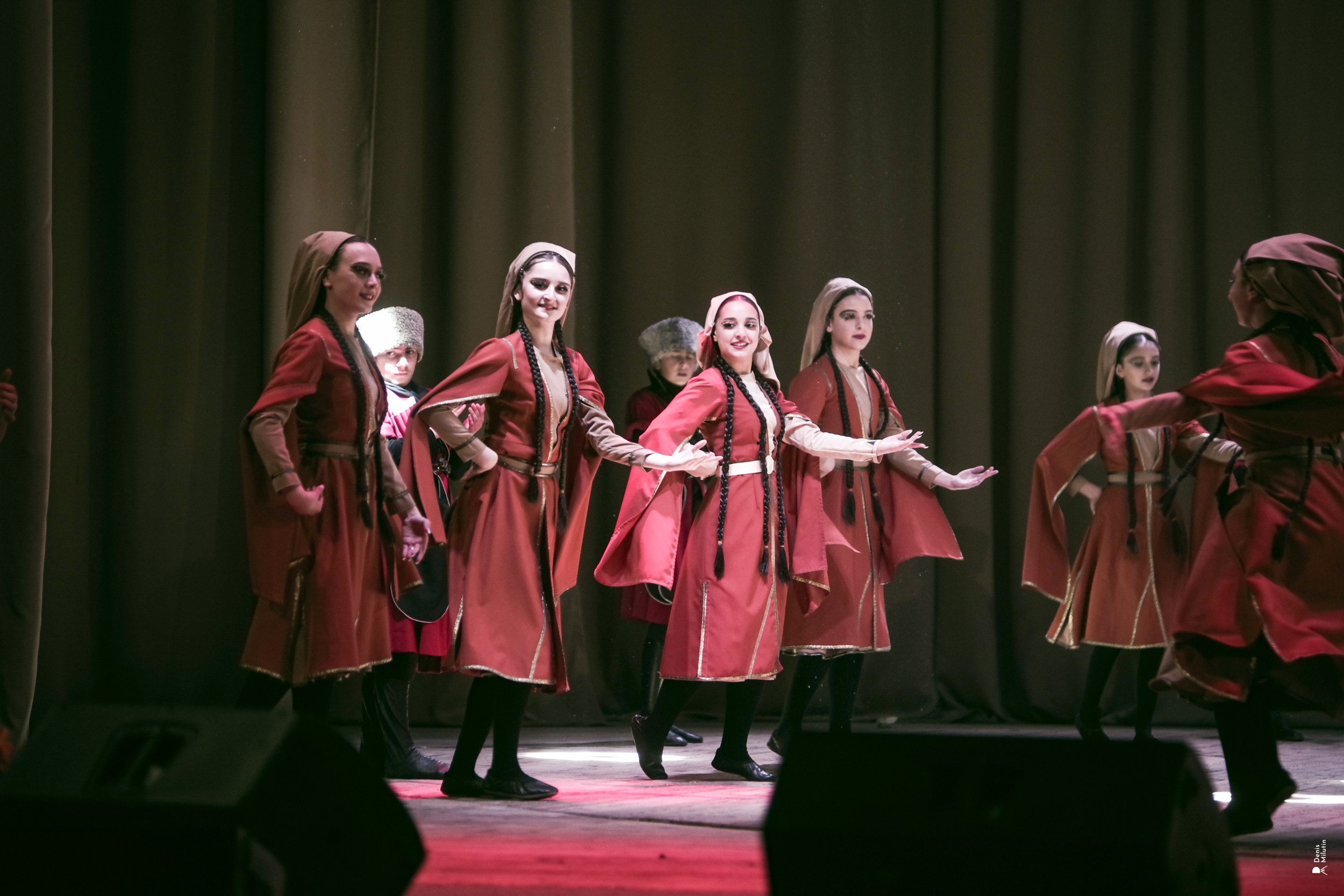 Танцы в Хоби. Портретный фотограф Денис Милютин