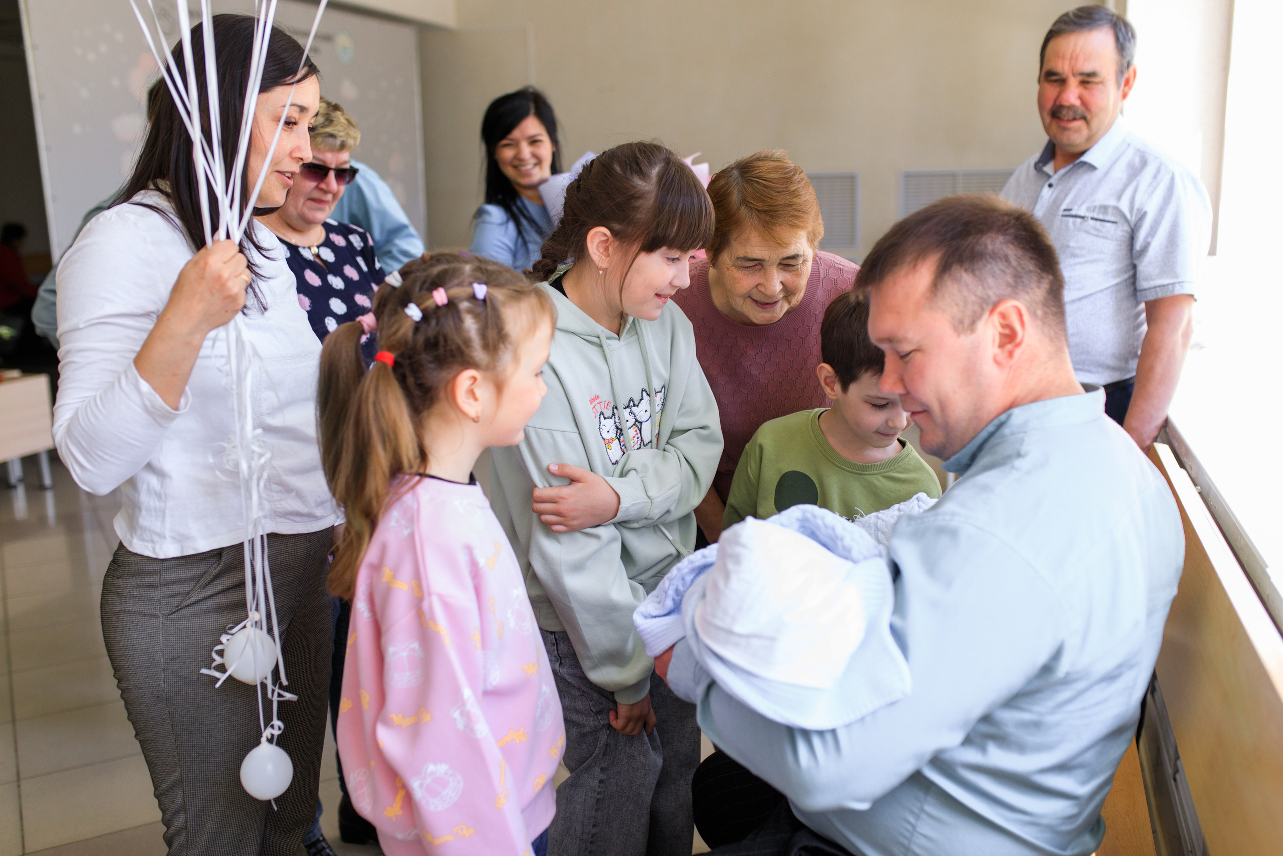 Съемка выписки из роддома. Фотограф в Уфе Ирина Идрисова