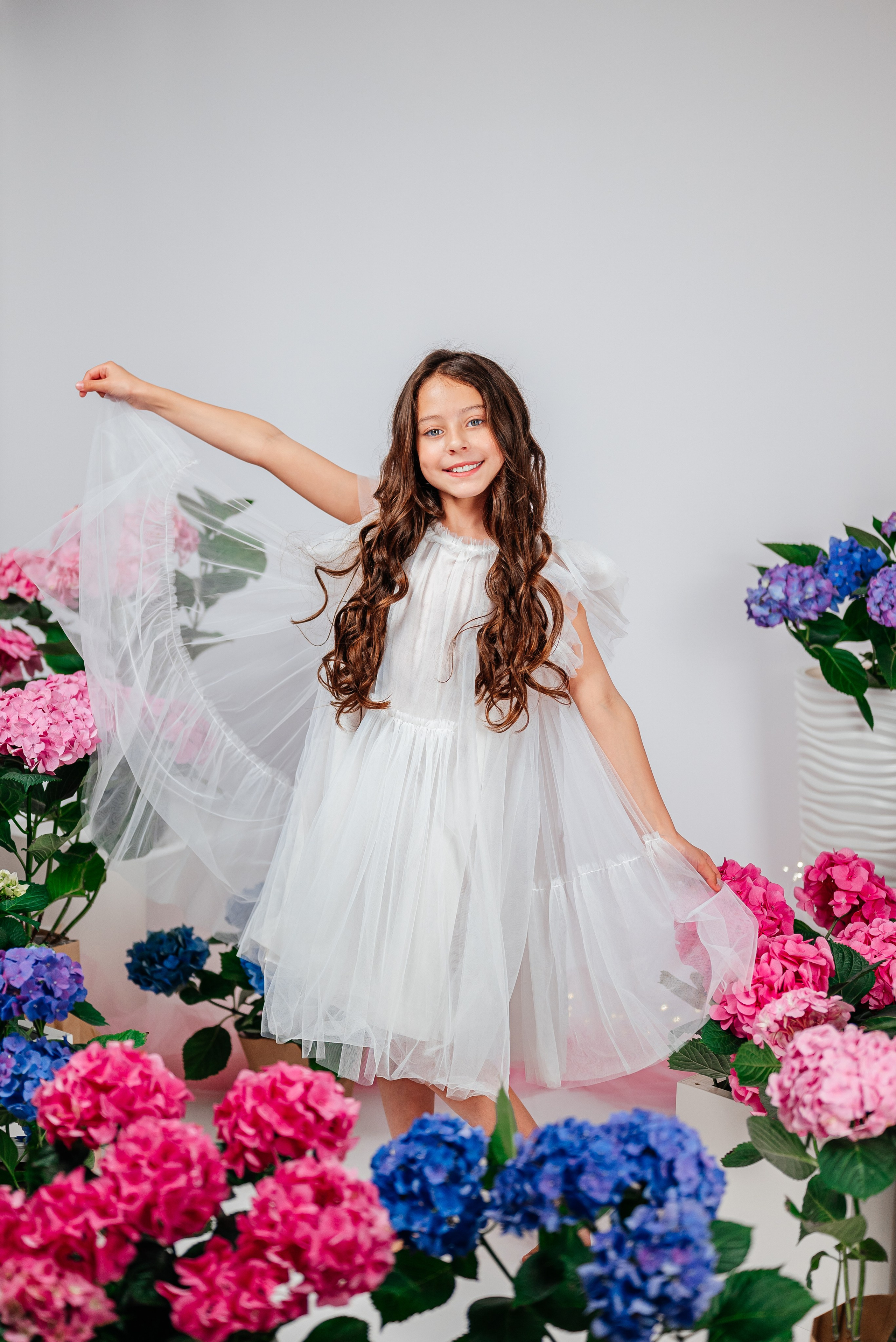 Вероника и гортензии. Семейный фотограф в Краснодаре