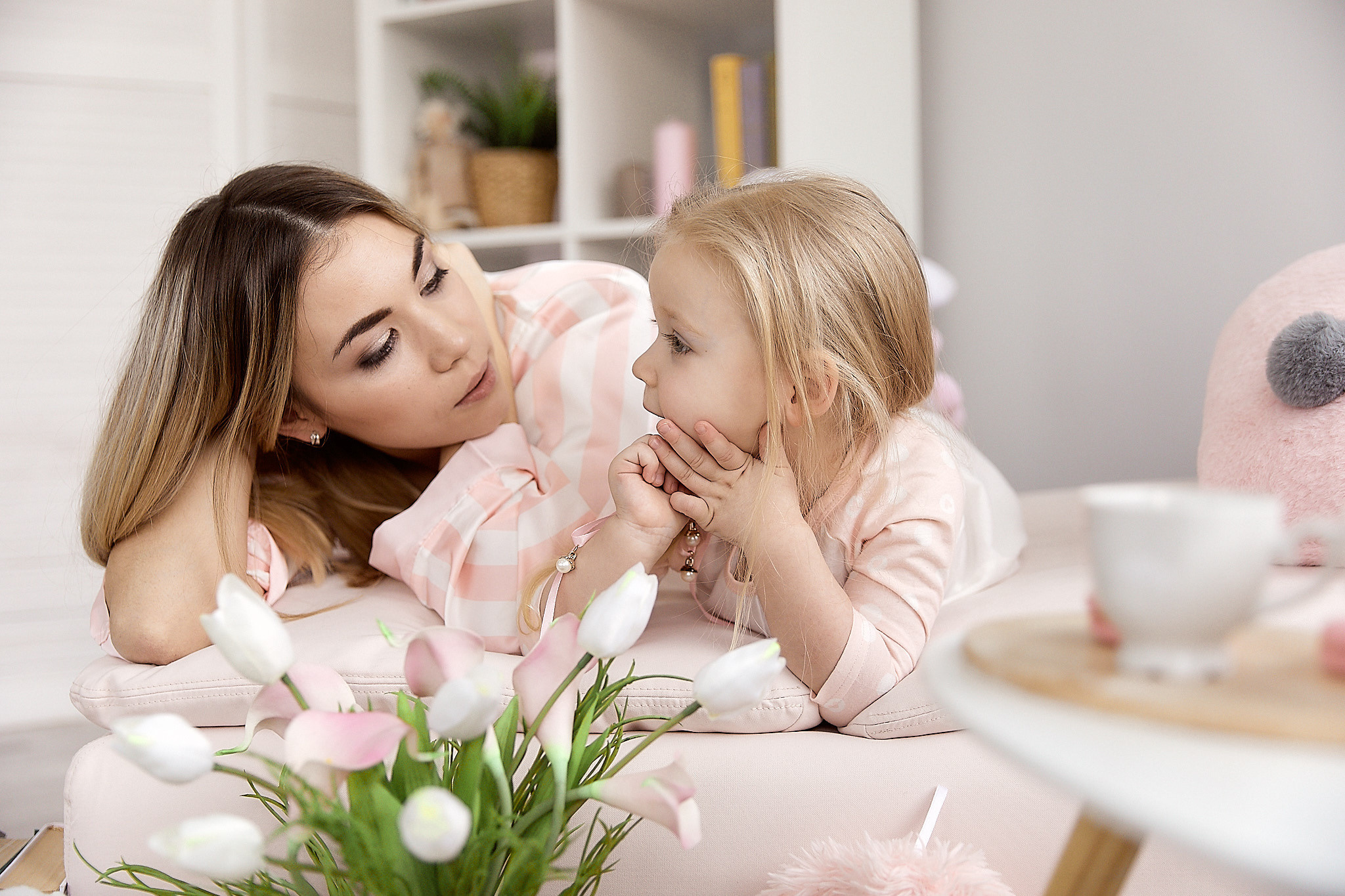 Мама и дочка в пижамах. Фотограф в Минске Анна Кучинская