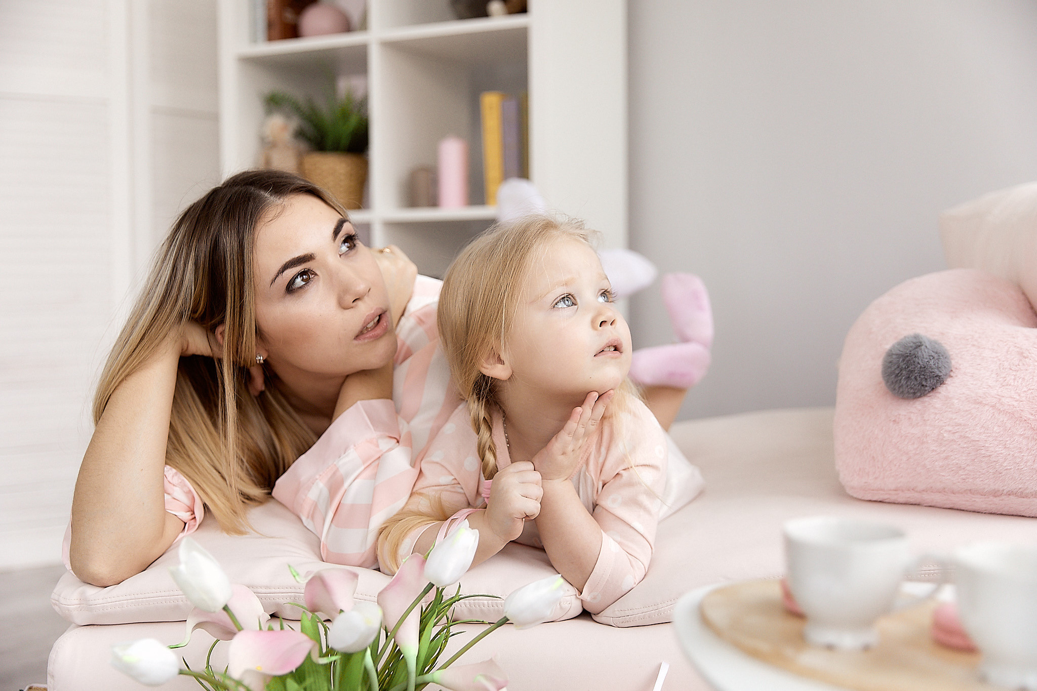 Мама и дочка в пижамах. Фотограф в Минске Анна Кучинская