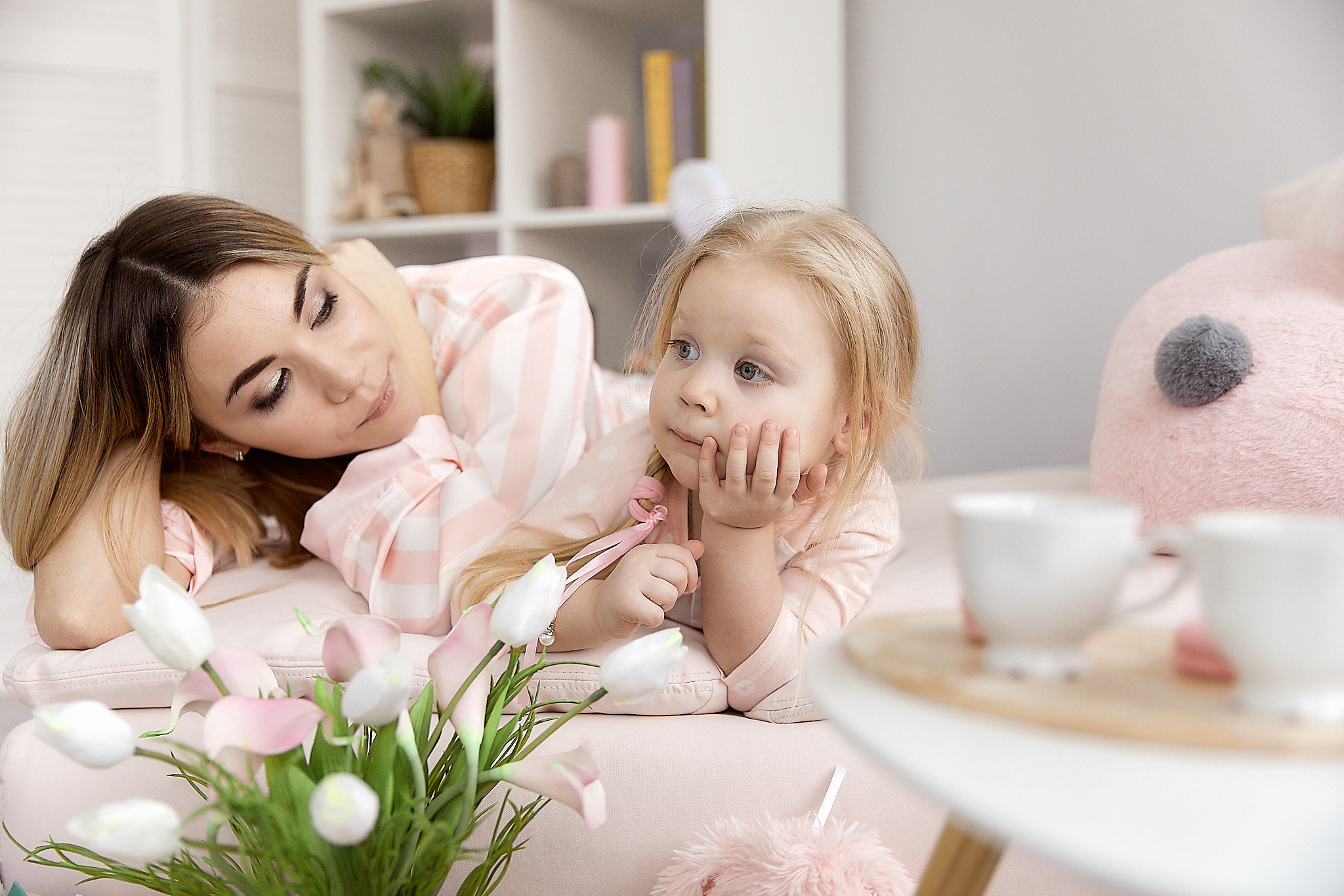 Мама и дочка в пижамах. Фотограф в Минске Анна Кучинская