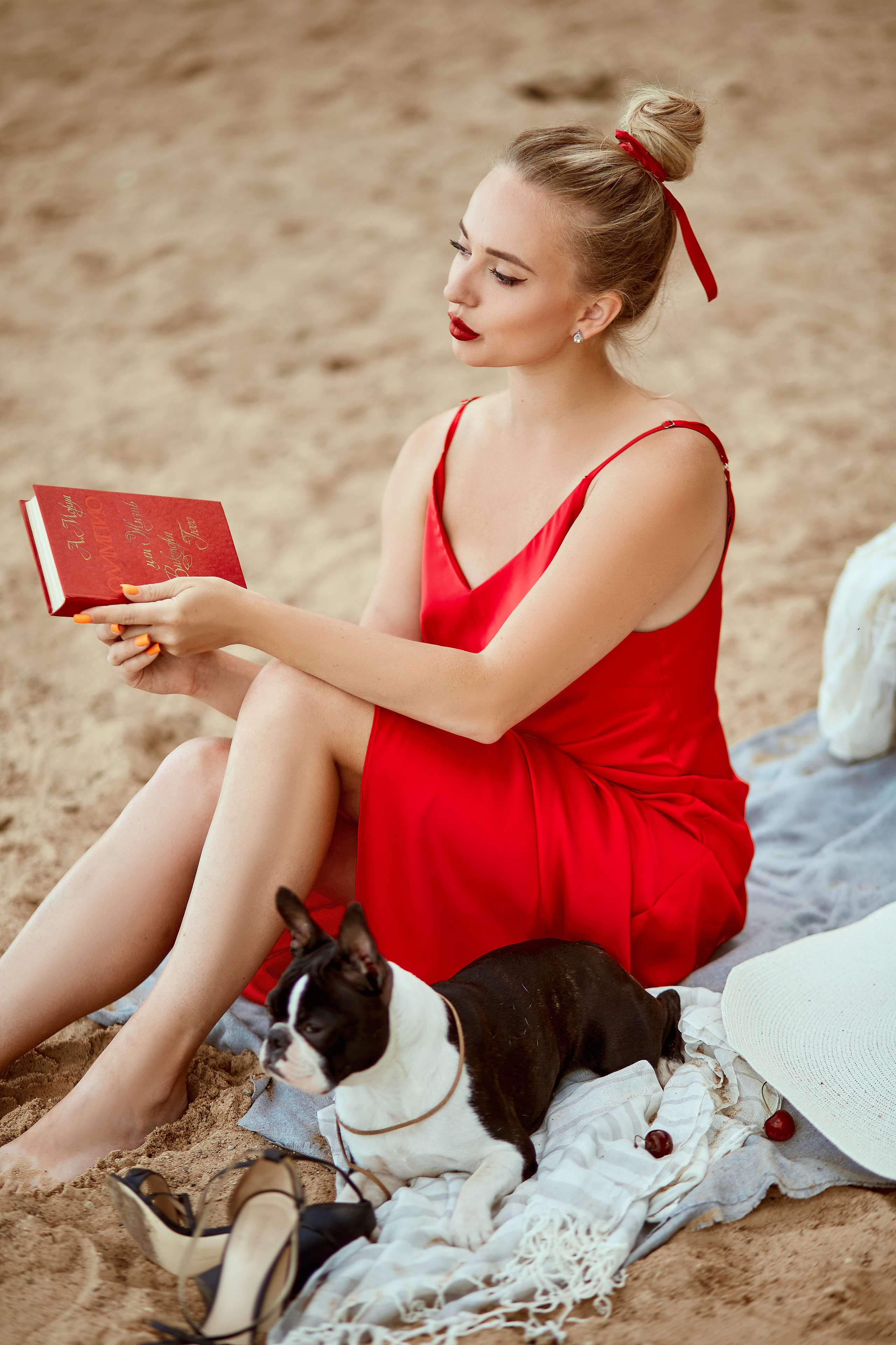 Фотосессия в красном платье на пляже. Фотограф в Минске Анна Кучинская