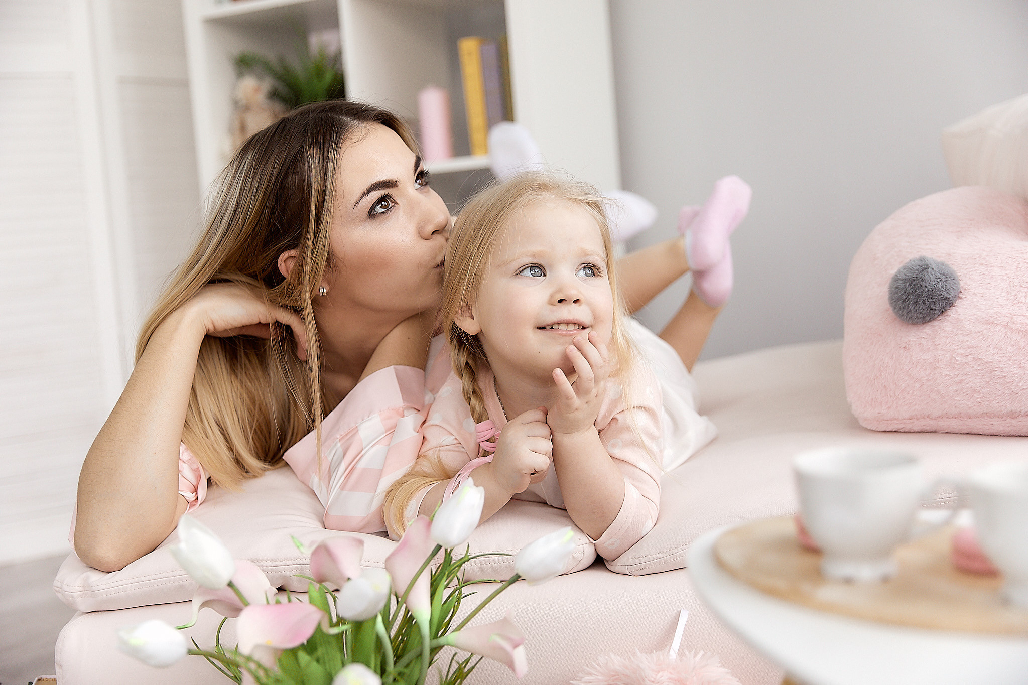 Мама и дочка в пижамах. Фотограф в Минске Анна Кучинская