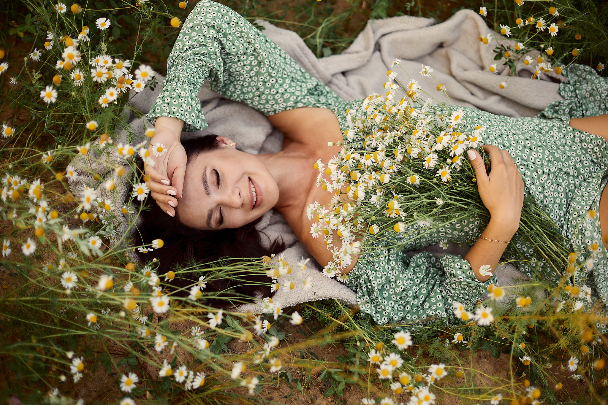 Фотосессия в ромашках. Фотограф в Минске Анна Кучинская